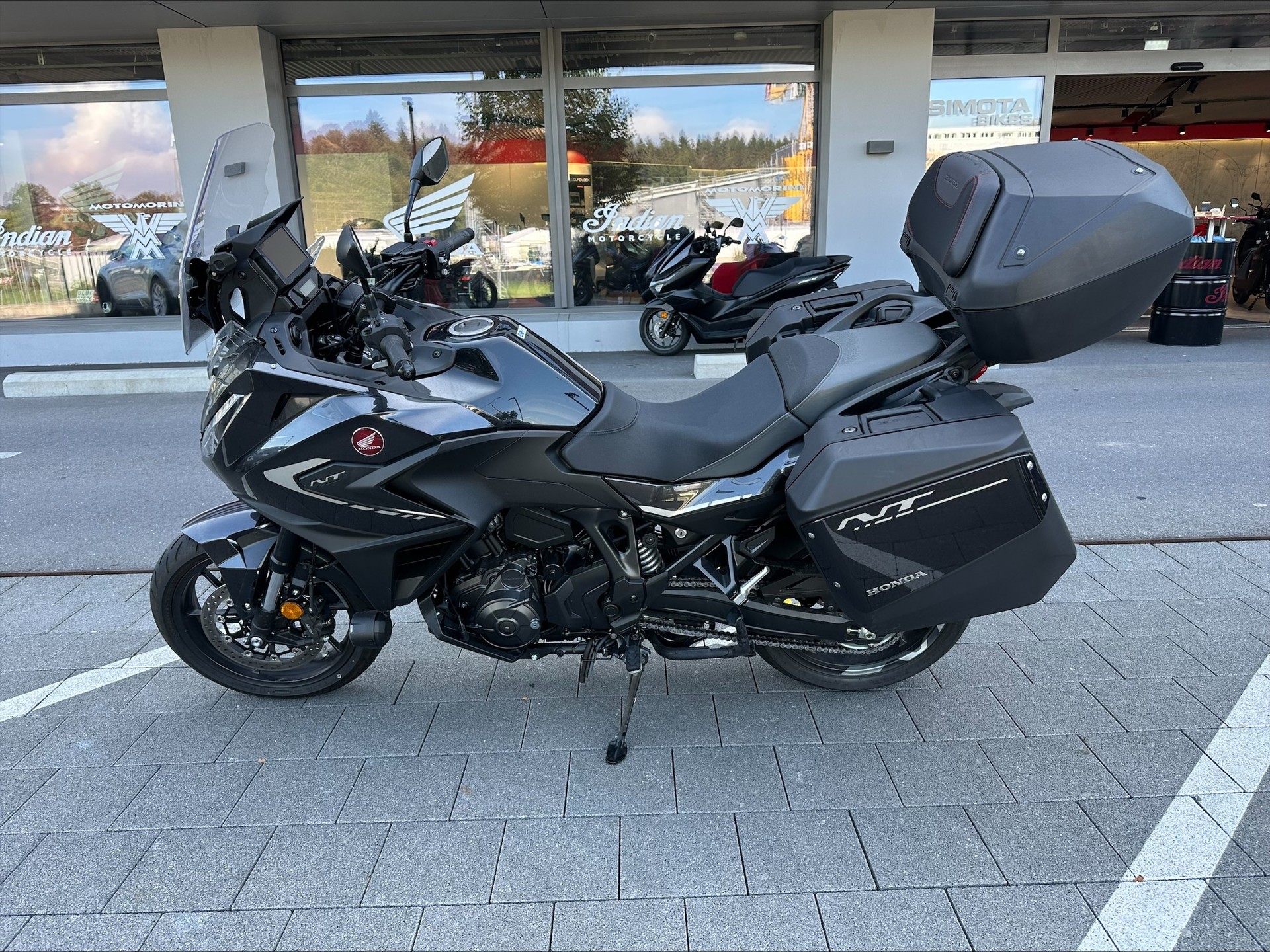 HONDA 1100DCT-showroom-element-1