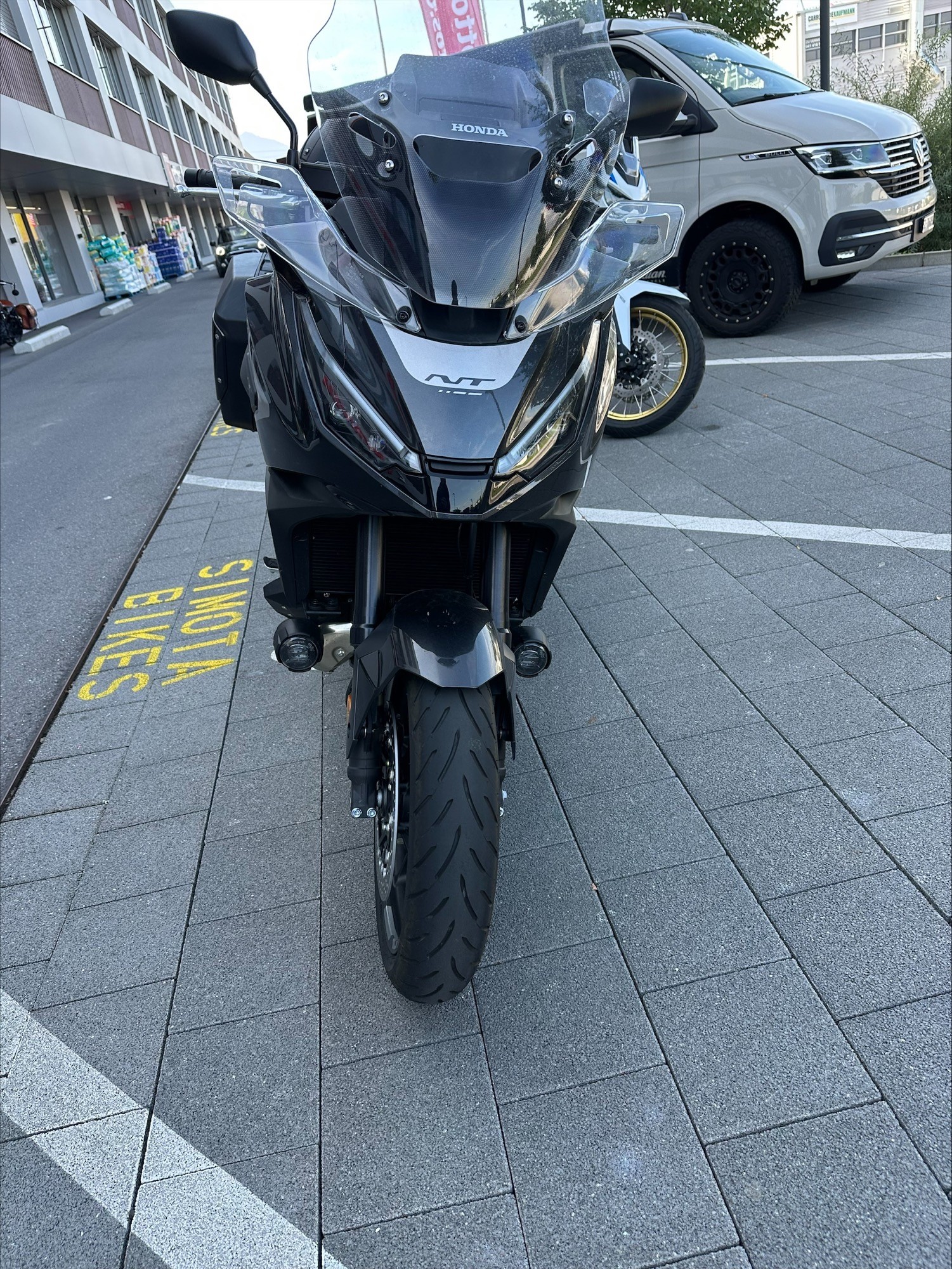 HONDA 1100DCT-showroom-element-2