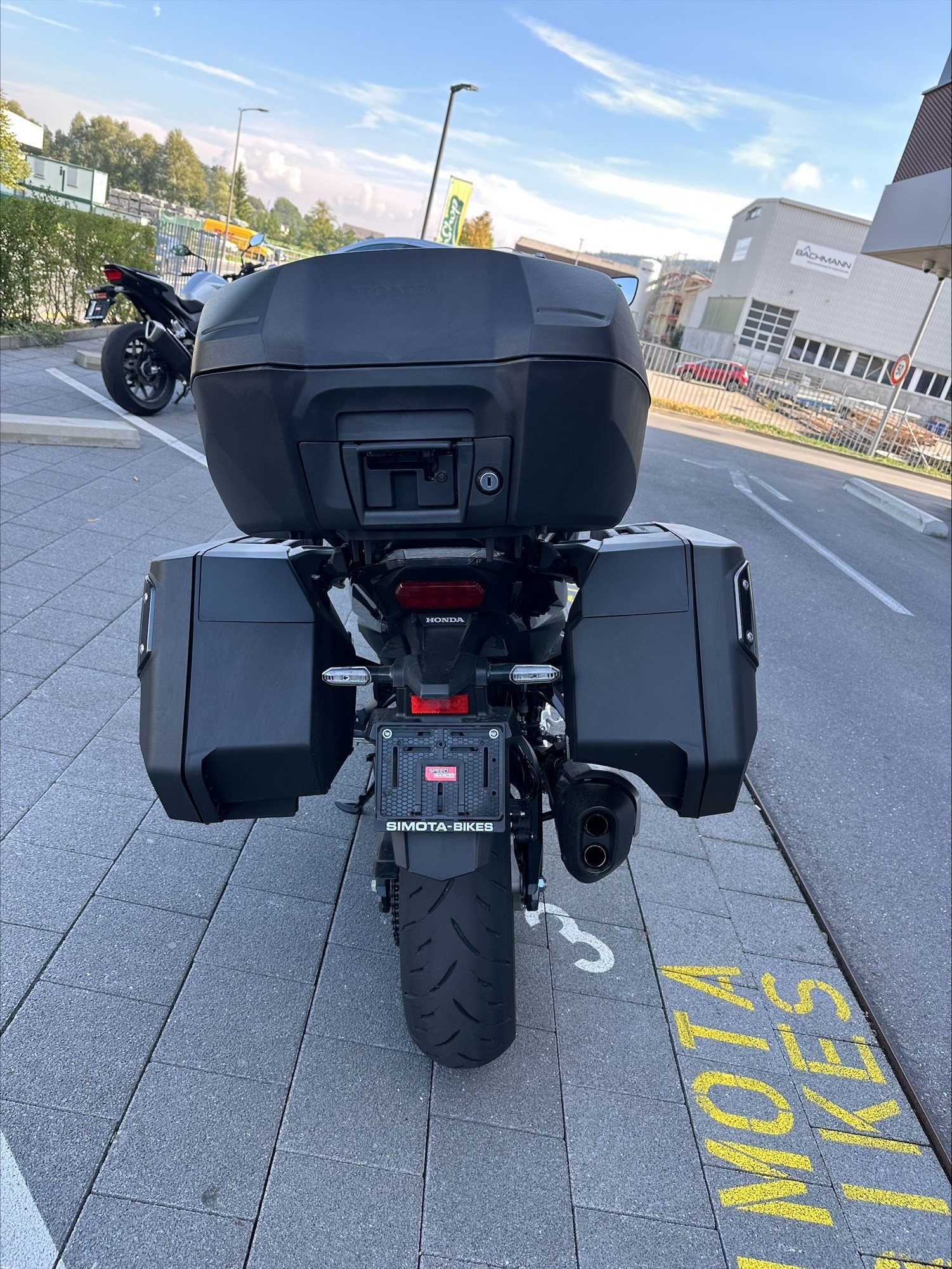 HONDA 1100DCT-showroom-element-3