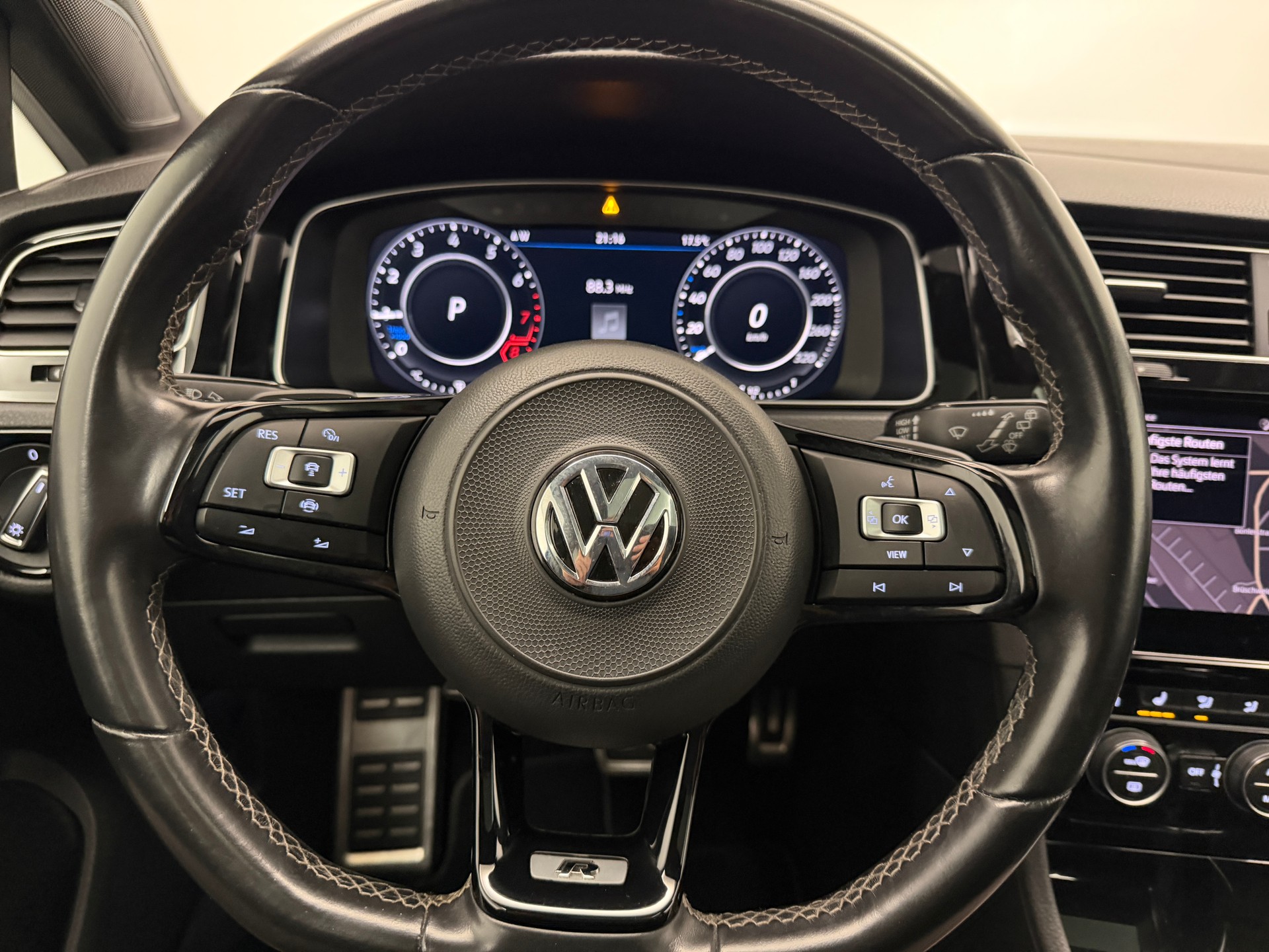 VW Golf 2.0 TSI R 4Motion DSG-image-20