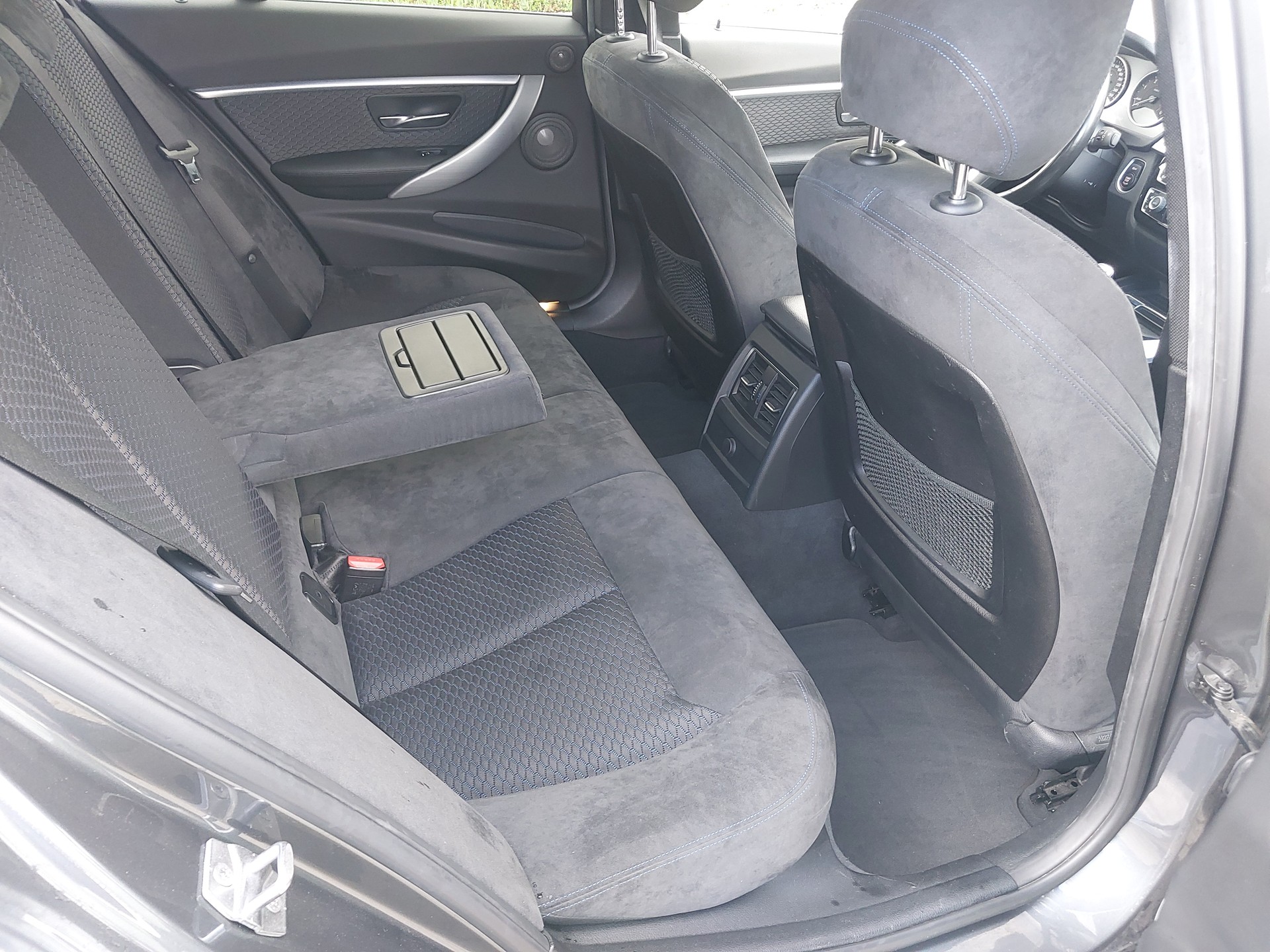 BMW 320d xDrive Touring M Sport Line Steptronic-image-7