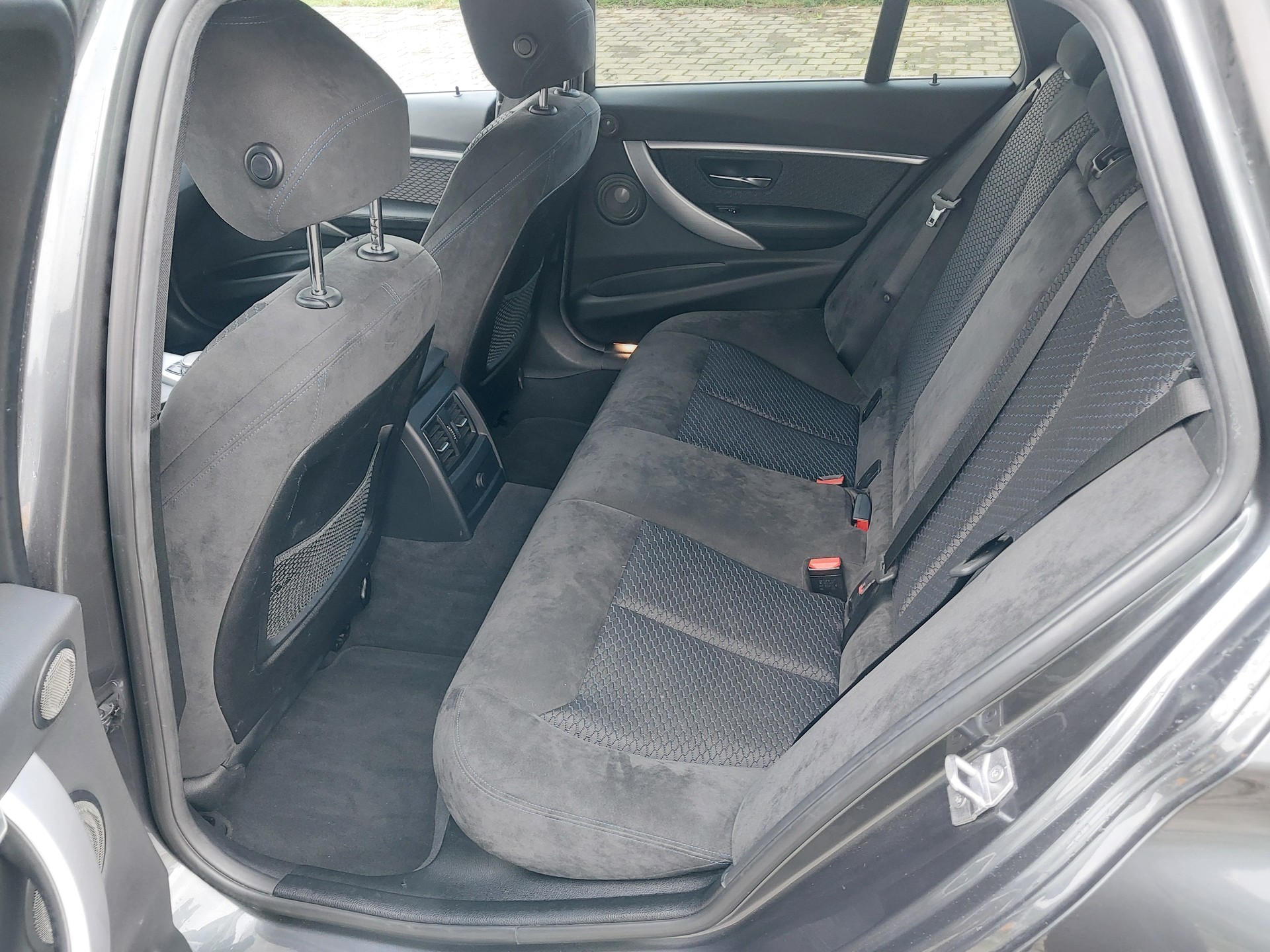 BMW 320d xDrive Touring M Sport Line Steptronic-image-8