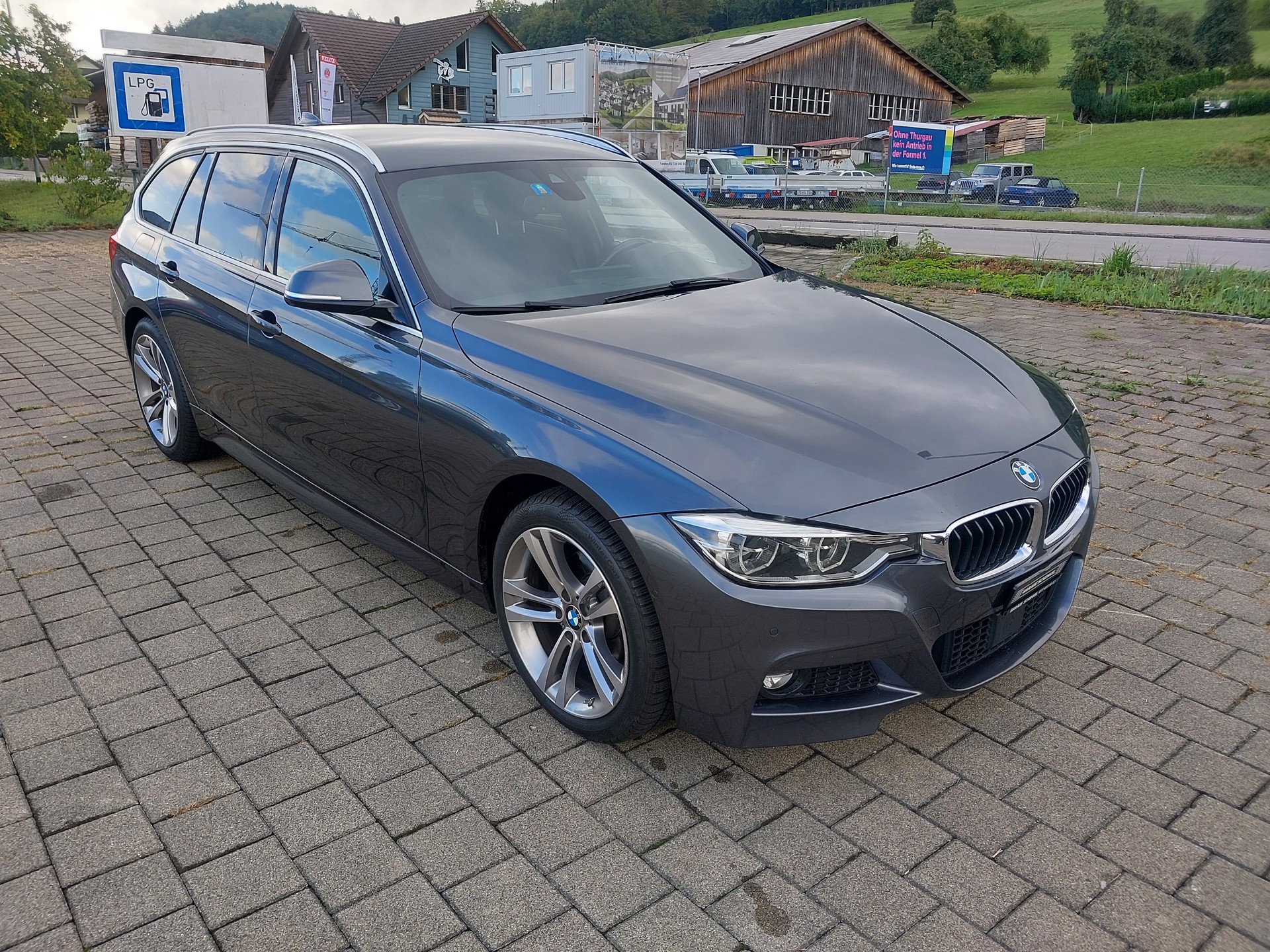 BMW 320d xDrive Touring M Sport Line Steptronic-image-1