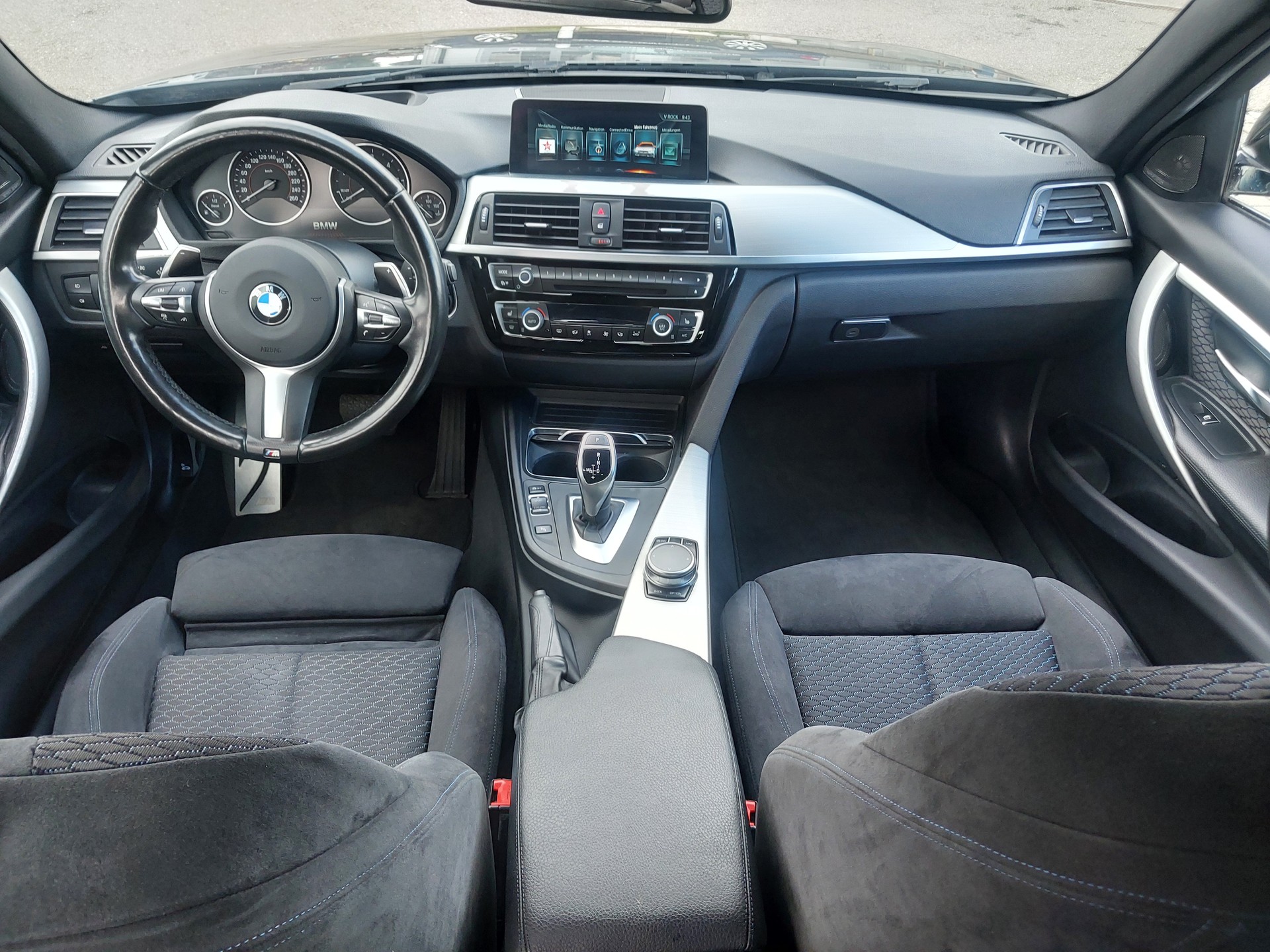 BMW 320d xDrive Touring M Sport Line Steptronic-image-5