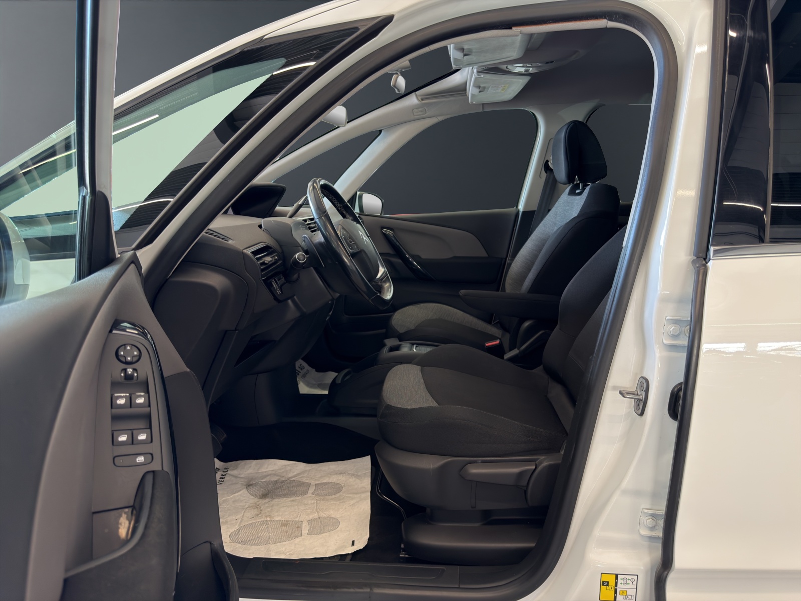 CITROEN C4 Picasso 1.2 Pure Tech Feel Edition EAT6-image-17