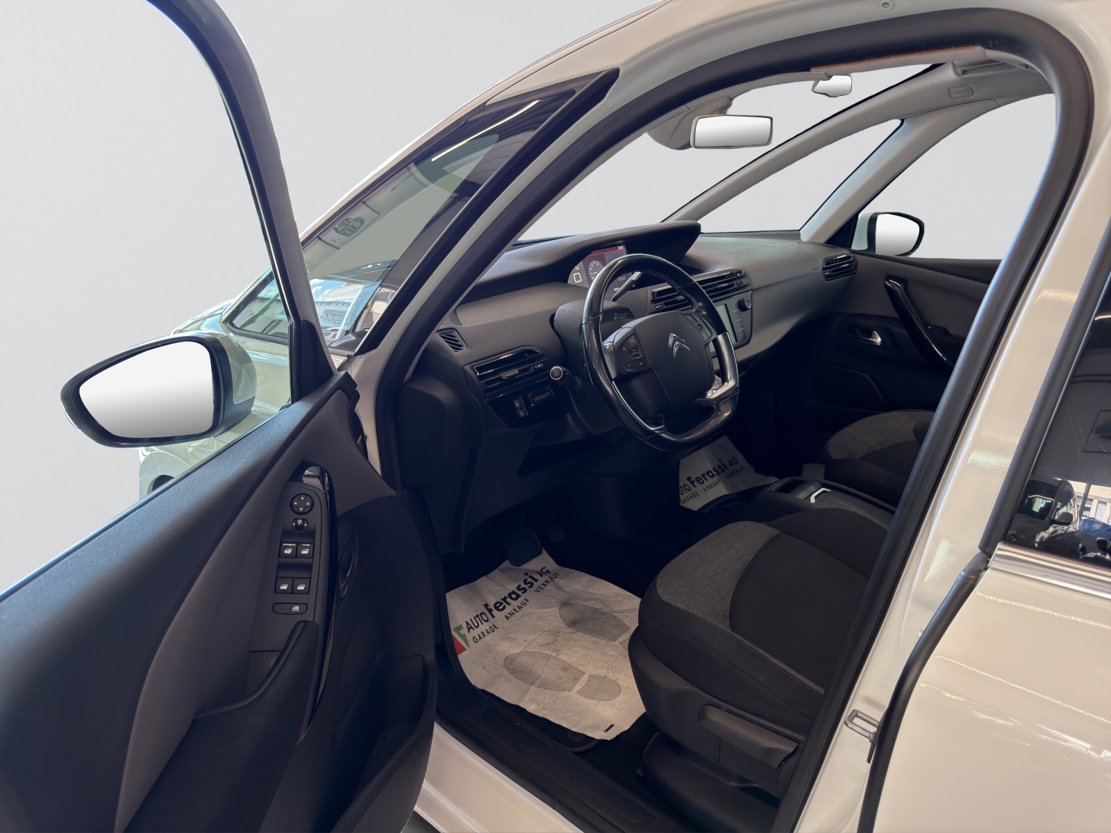 CITROEN C4 Picasso 1.2 Pure Tech Feel Edition EAT6-image-18