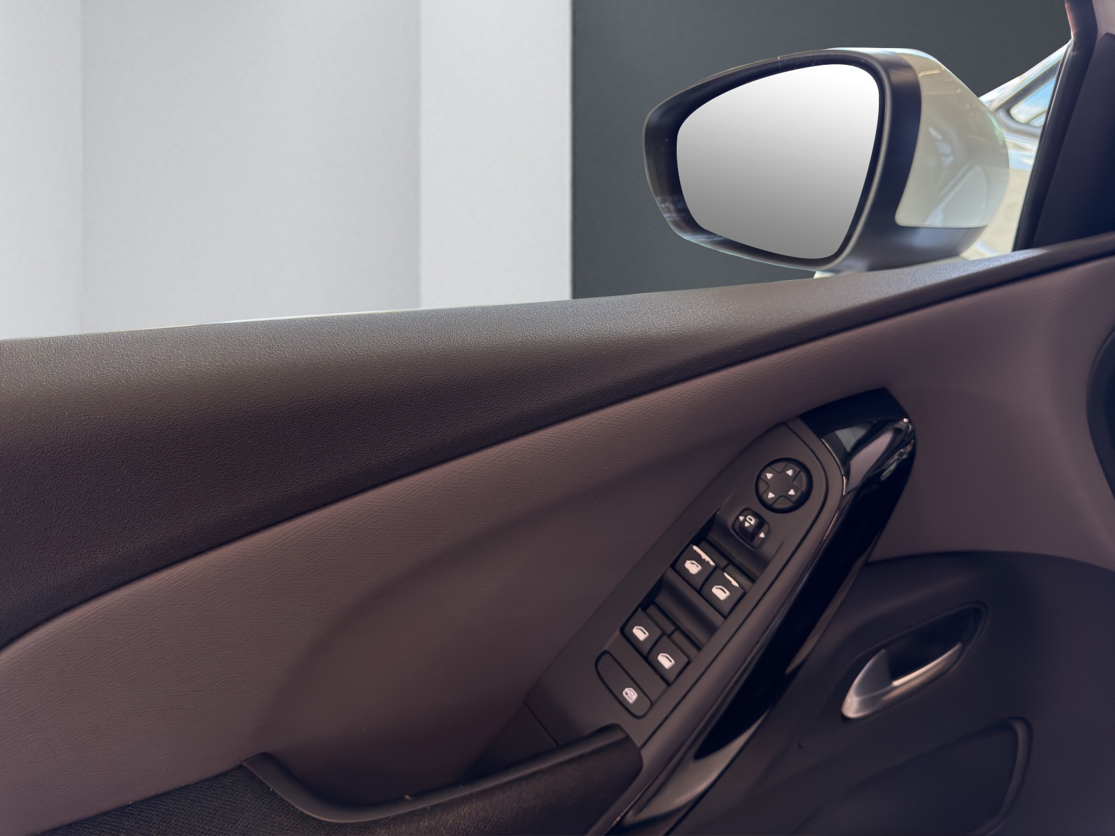 CITROEN C4 Picasso 1.2 Pure Tech Feel Edition EAT6-image-19