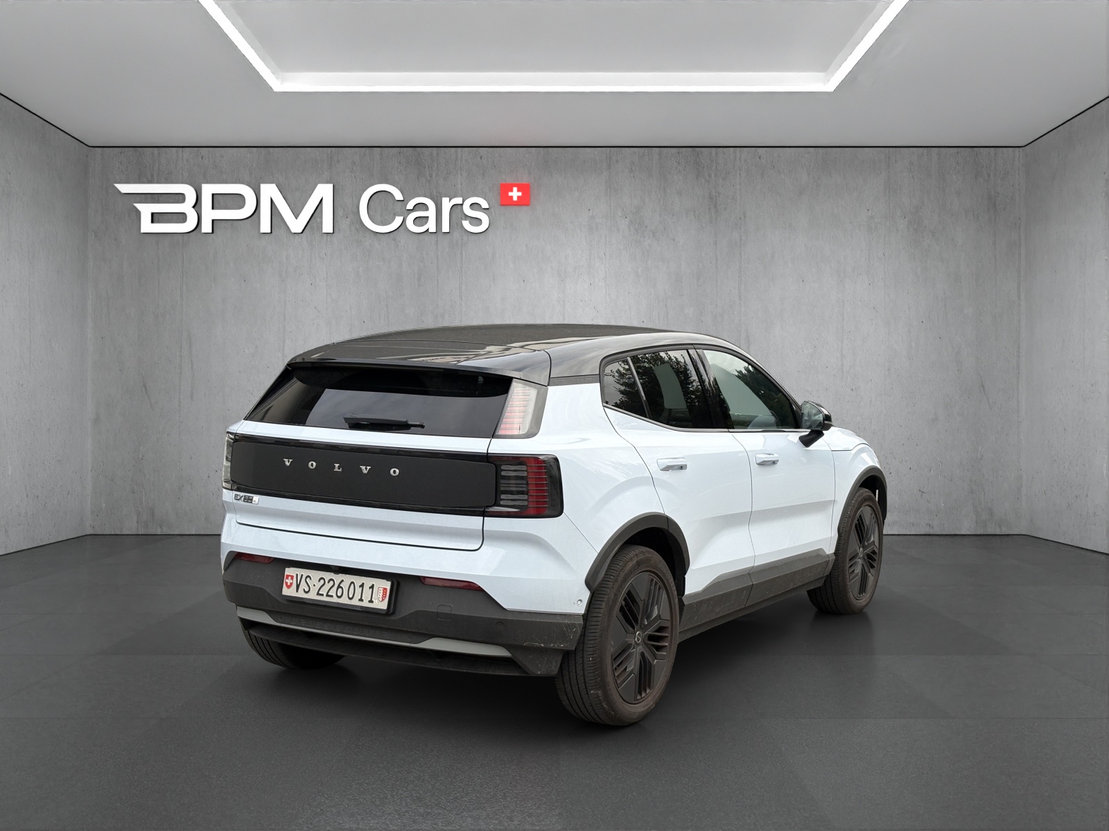 VOLVO EX30 Cross Country E60 69kWh Twin Performance AWD-image-3