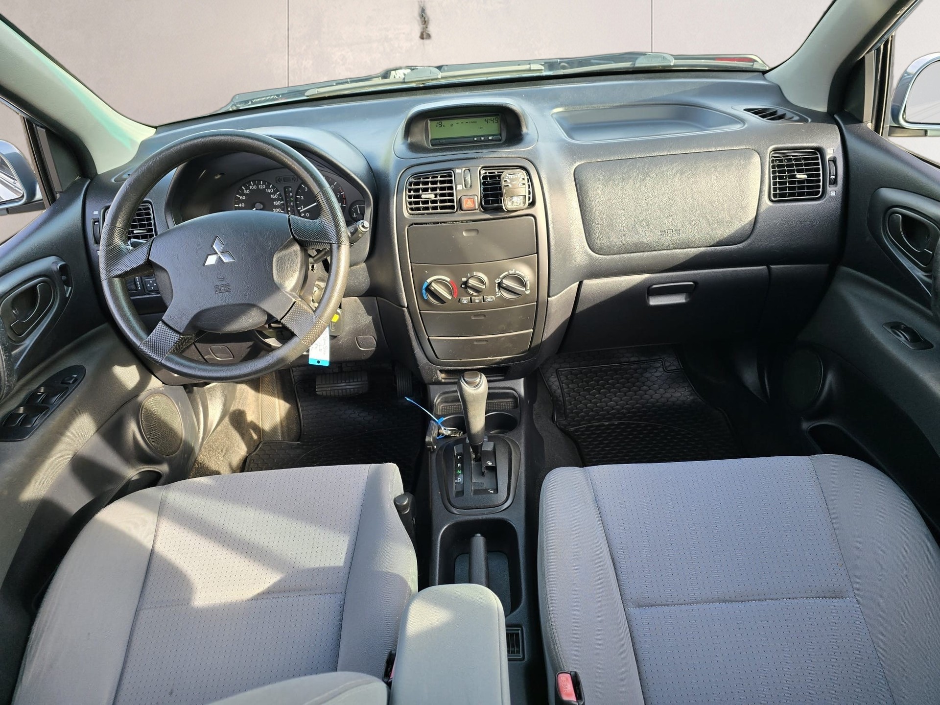 MITSUBISHI Space Star 1.8 16V Premium-image-13
