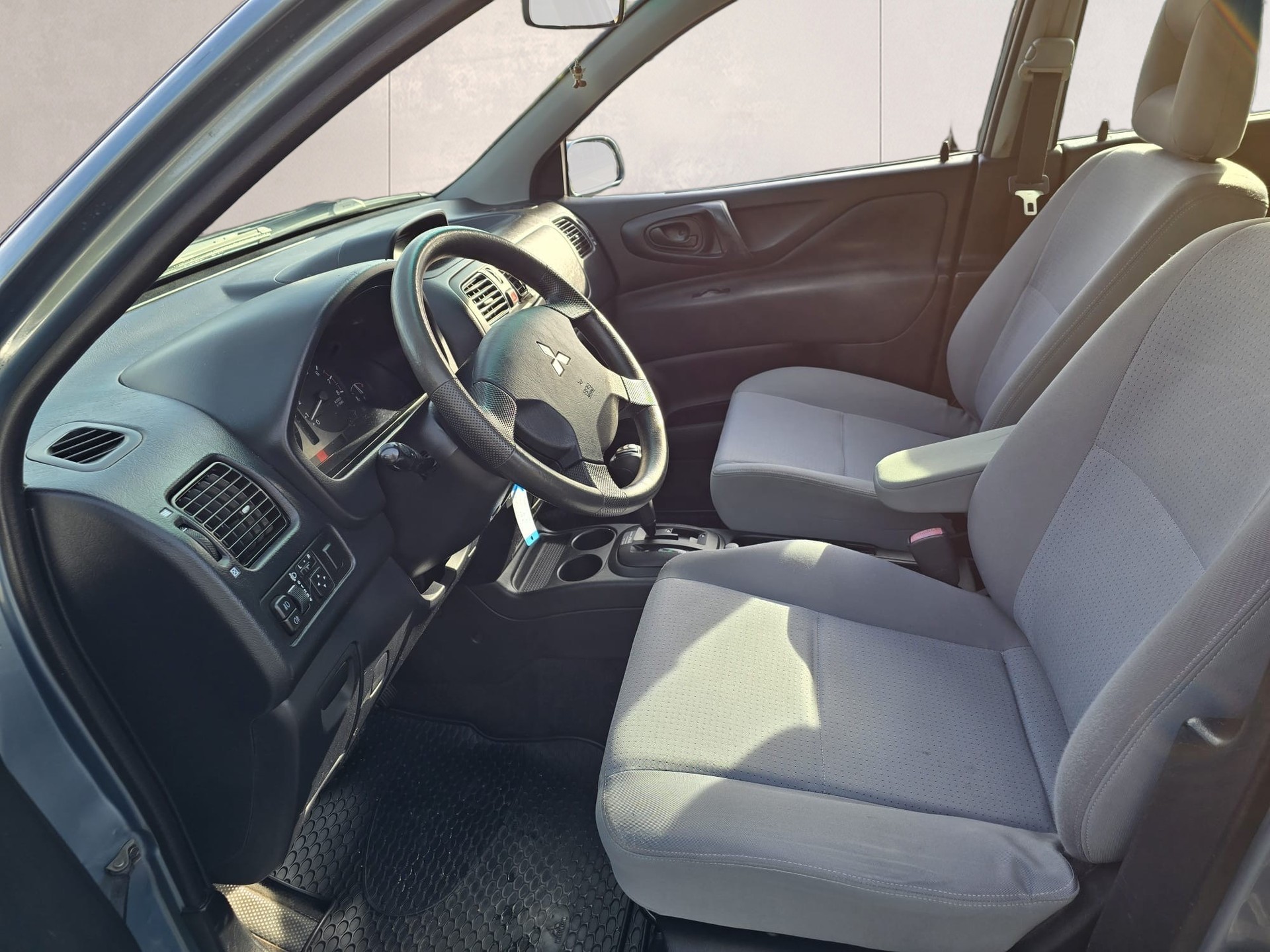MITSUBISHI Space Star 1.8 16V Premium-image-17