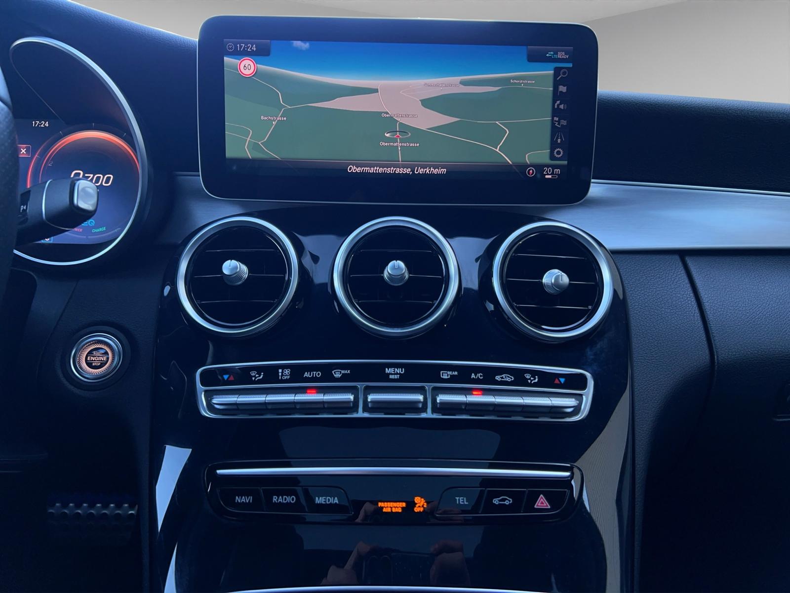 MERCEDES-BENZ C 200 Swiss Star AMG Line 4M 9G-Tronic-image-17