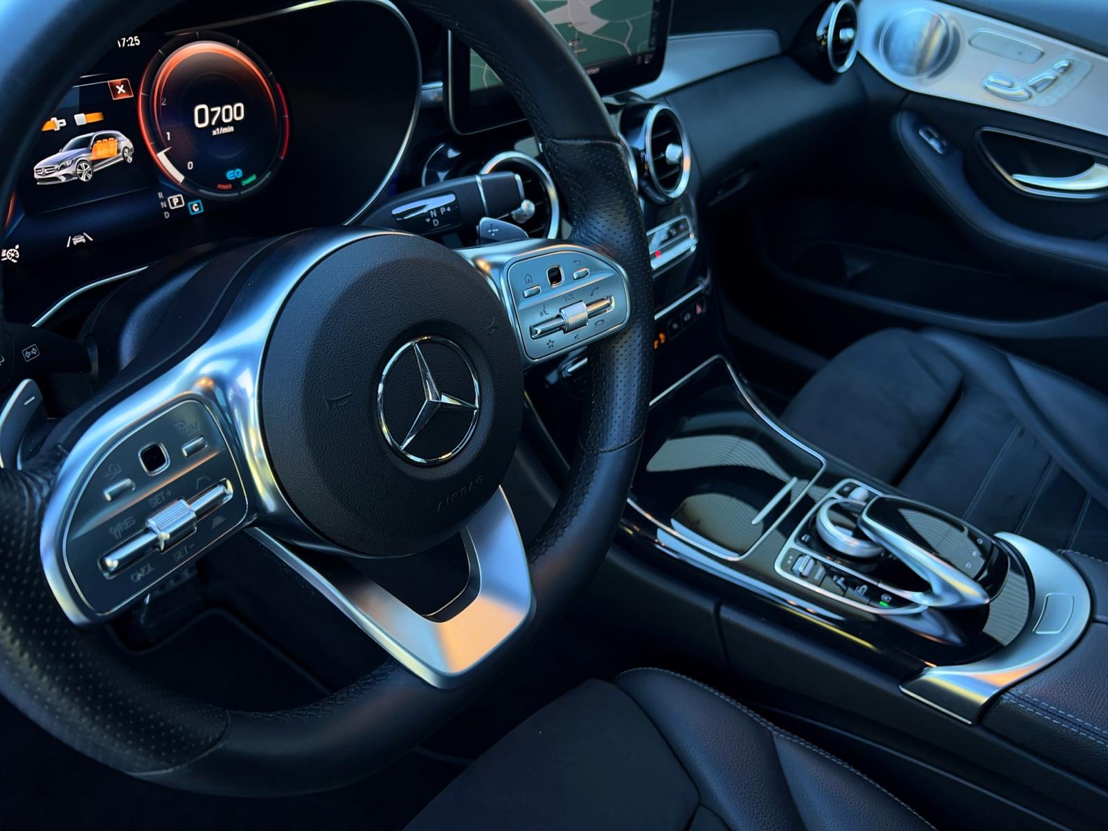 MERCEDES-BENZ C 200 Swiss Star AMG Line 4M 9G-Tronic-image-16