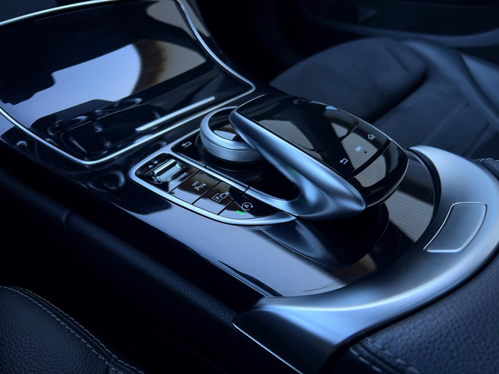 MERCEDES-BENZ C 200 Swiss Star AMG Line 4M 9G-Tronic-image-20