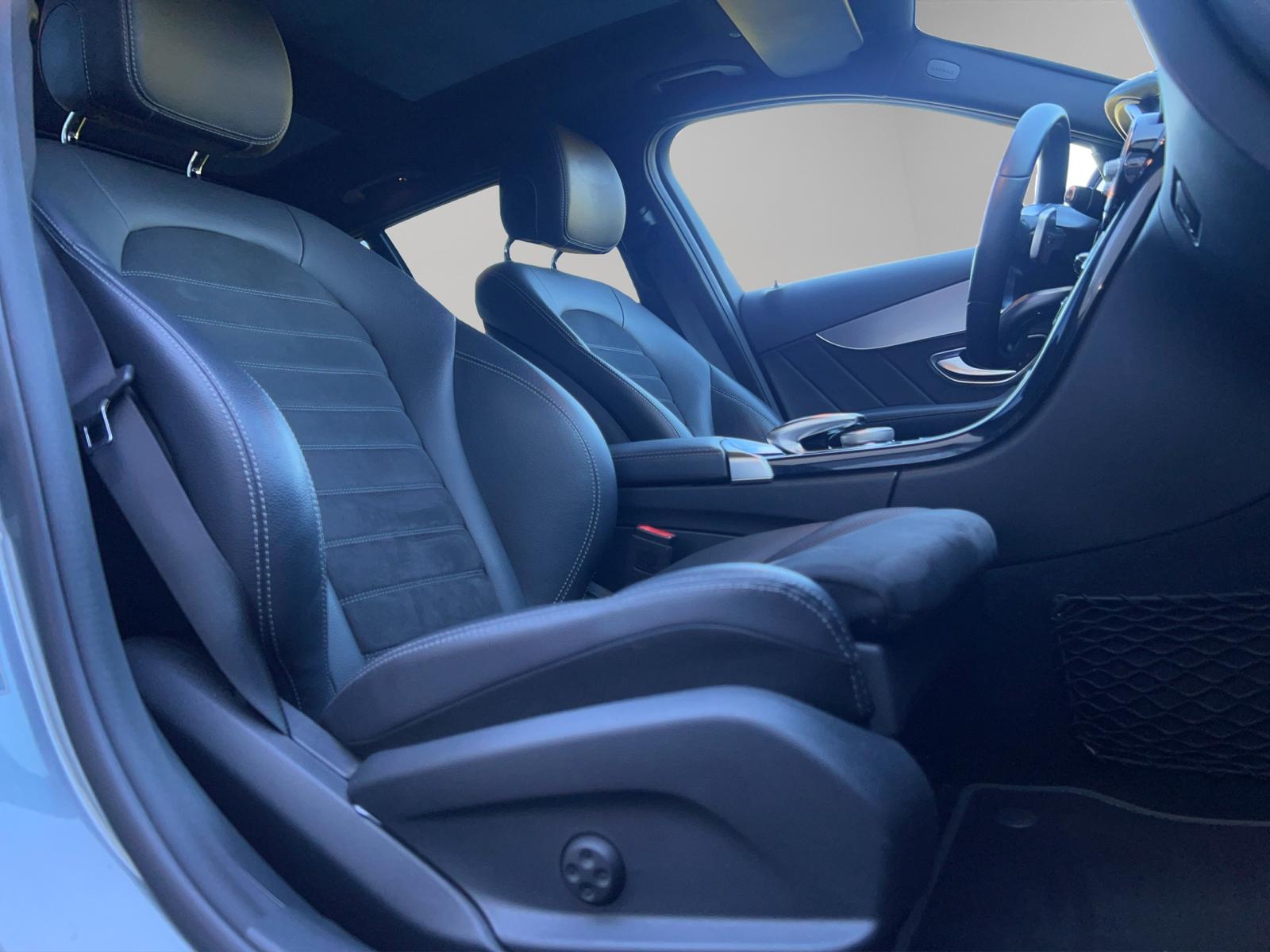 MERCEDES-BENZ C 200 Swiss Star AMG Line 4M 9G-Tronic-image-12