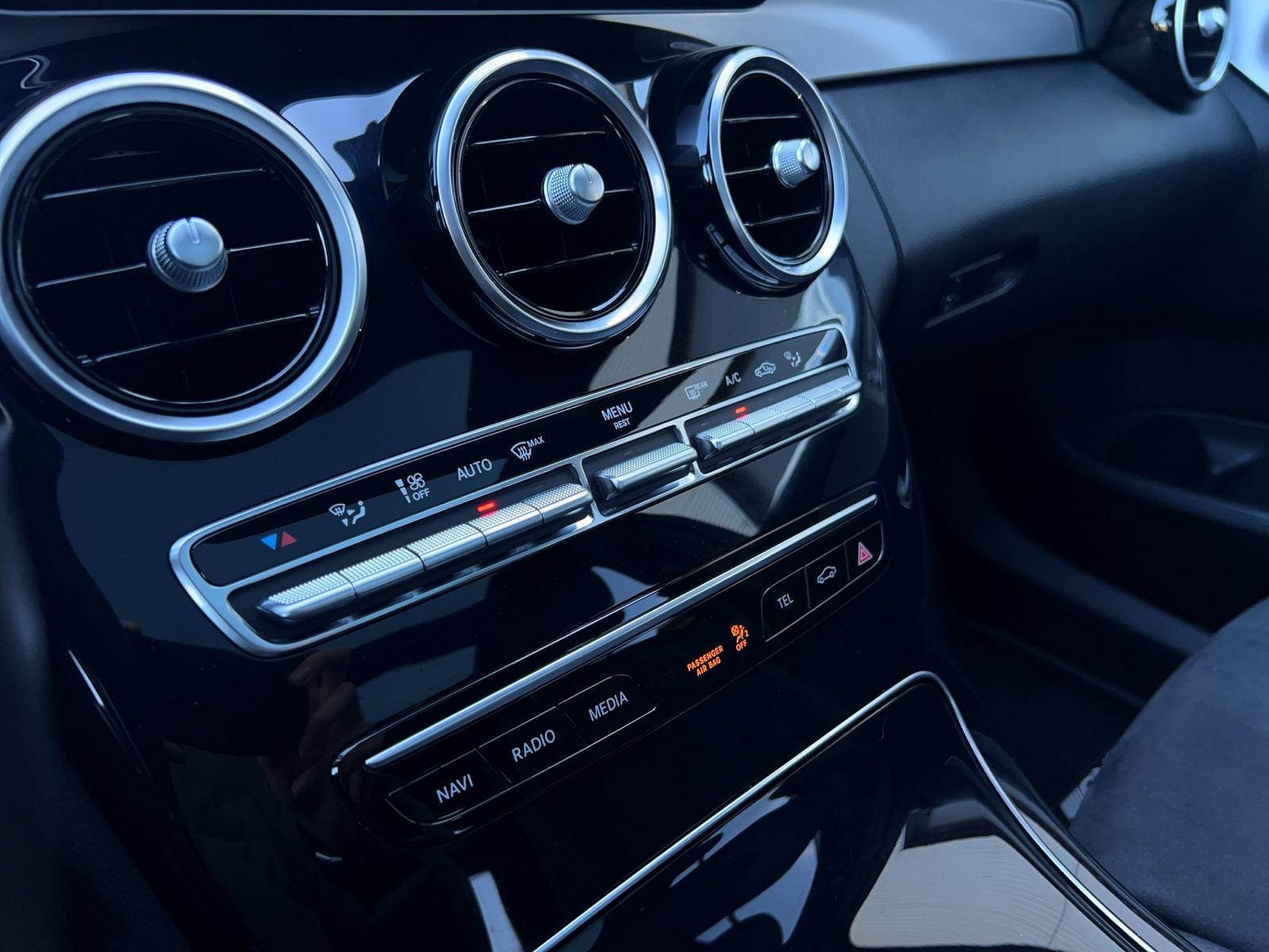 MERCEDES-BENZ C 200 Swiss Star AMG Line 4M 9G-Tronic-image-18