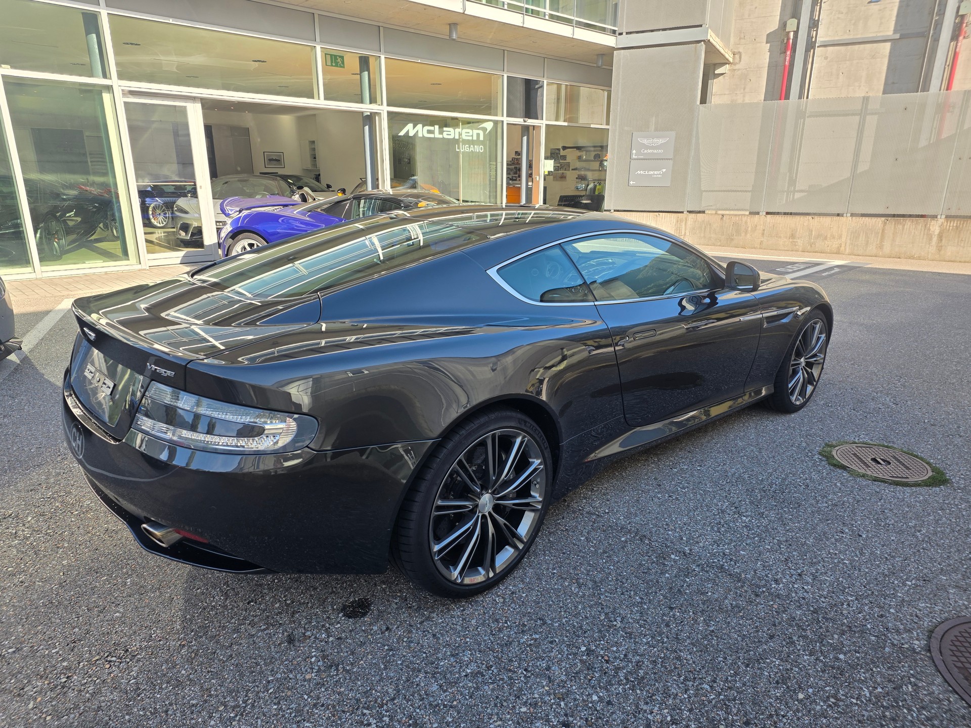 ASTON MARTIN Virage Coupé V12 5.9-48 Touchtronic2-image-3