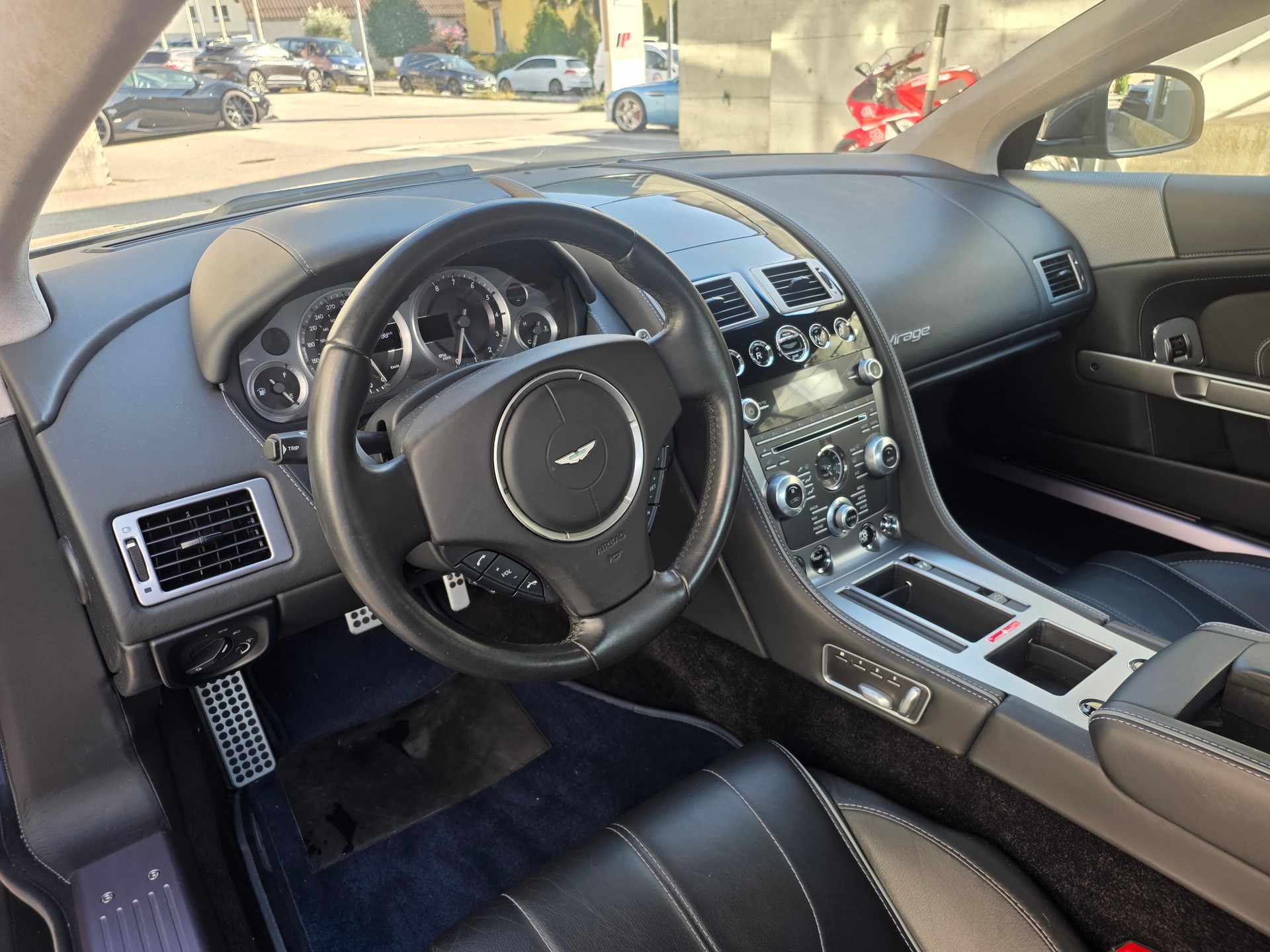 ASTON MARTIN Virage Coupé V12 5.9-48 Touchtronic2-image-9