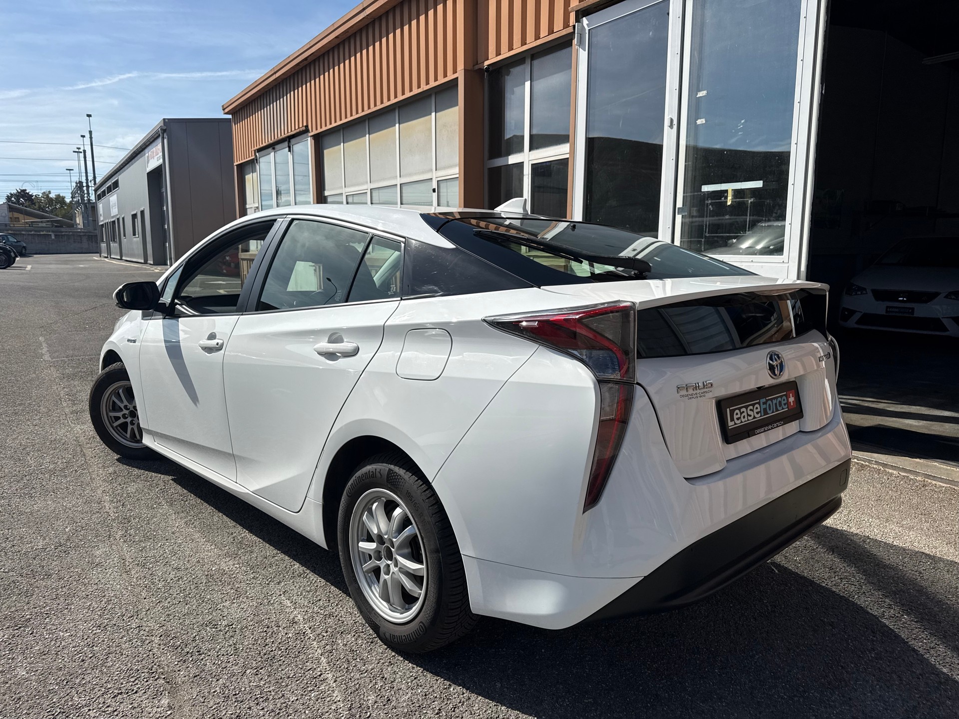 TOYOTA Prius 1.8 VVT-i HSD Sol Premium-image-2