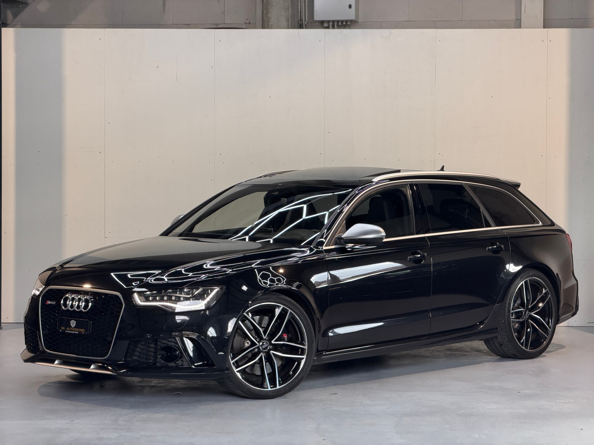 AUDI RS6 Avant 4.0 TFSI V8 quattro Tiptronic-image-0