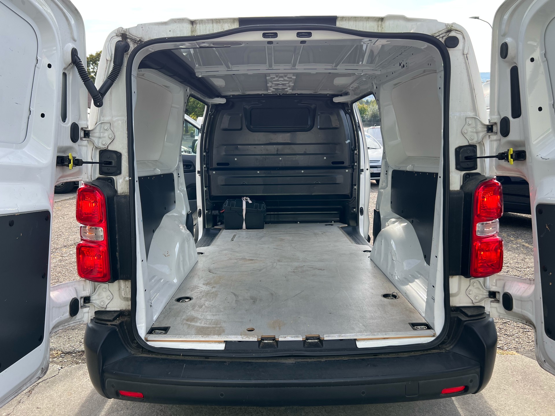 CITROEN Jumpy 2.0 BlueHDi 120 XL Komfort-image-11