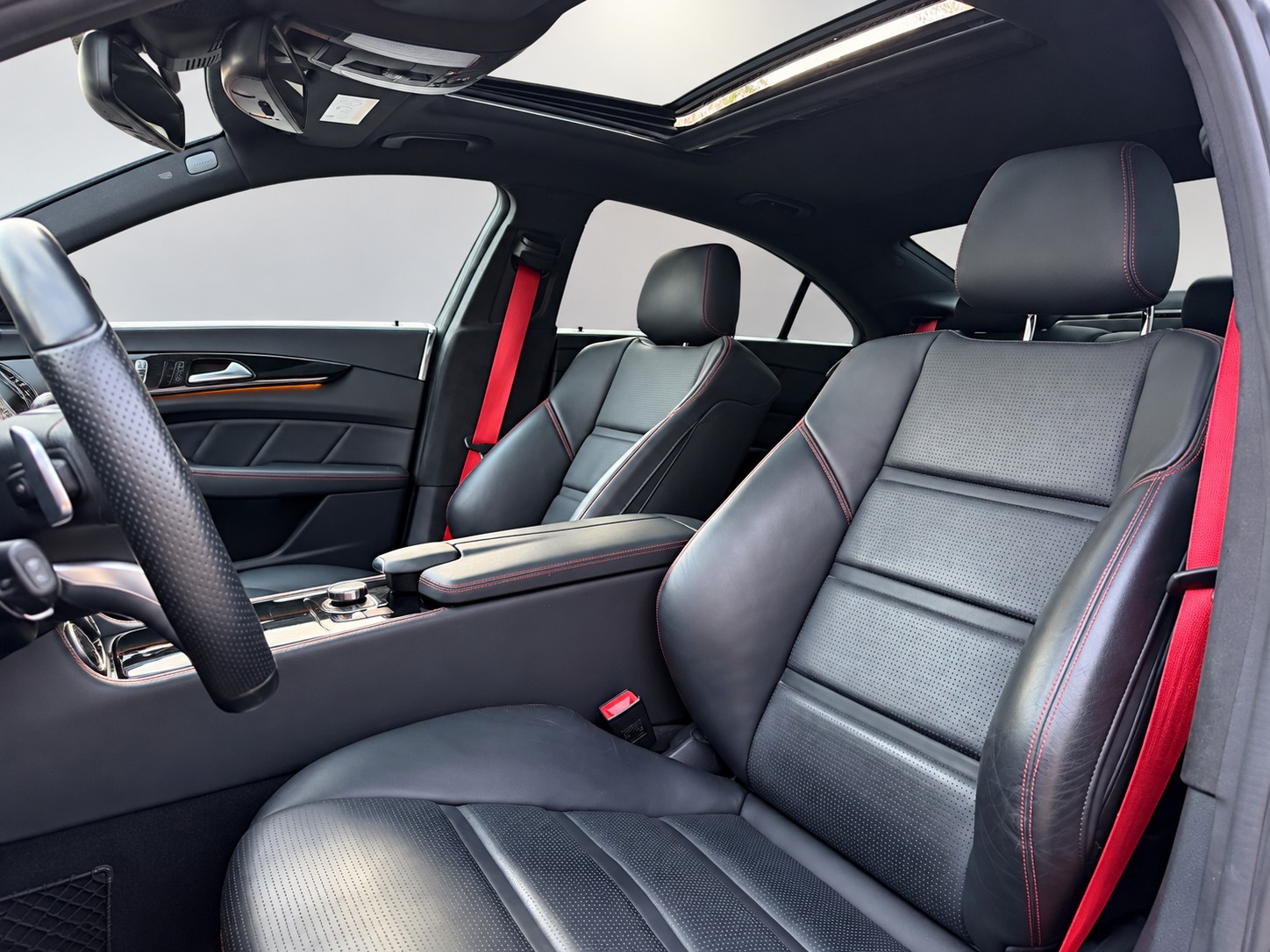 MERCEDES-BENZ CLS 500 4Matic 9G-Tronic Final Edition-image-13