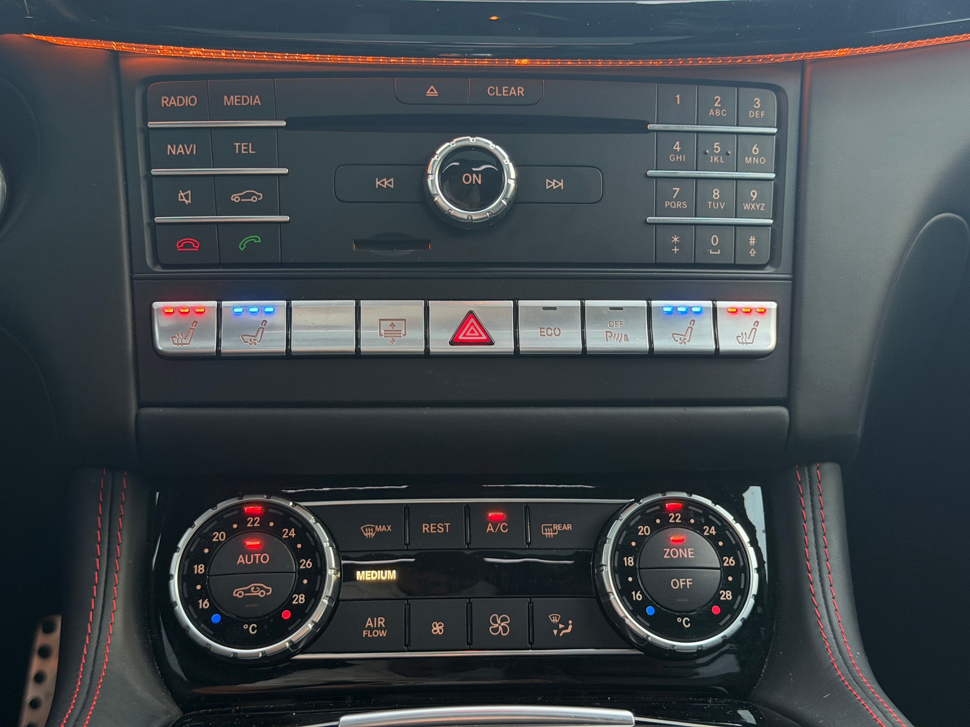 MERCEDES-BENZ CLS 500 4Matic 9G-Tronic Final Edition-image-9