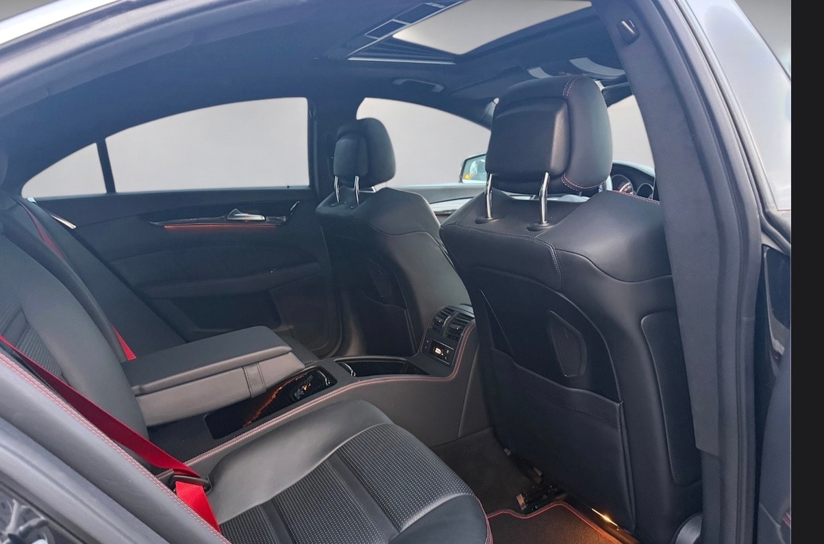 MERCEDES-BENZ CLS 500 4Matic 9G-Tronic Final Edition-image-14