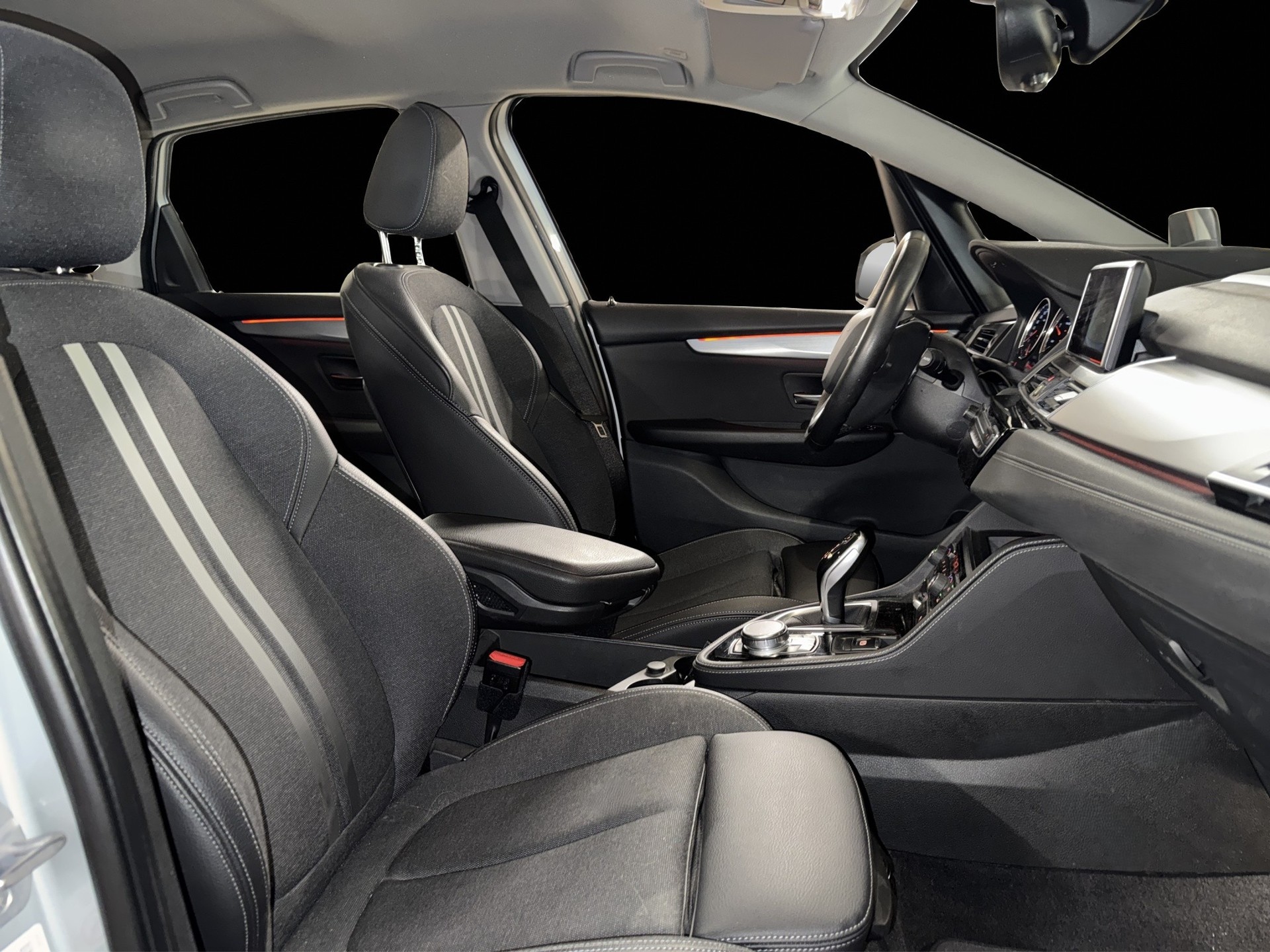 BMW 218d xDrive Active Tourer Steptronic Sport Line-image-12