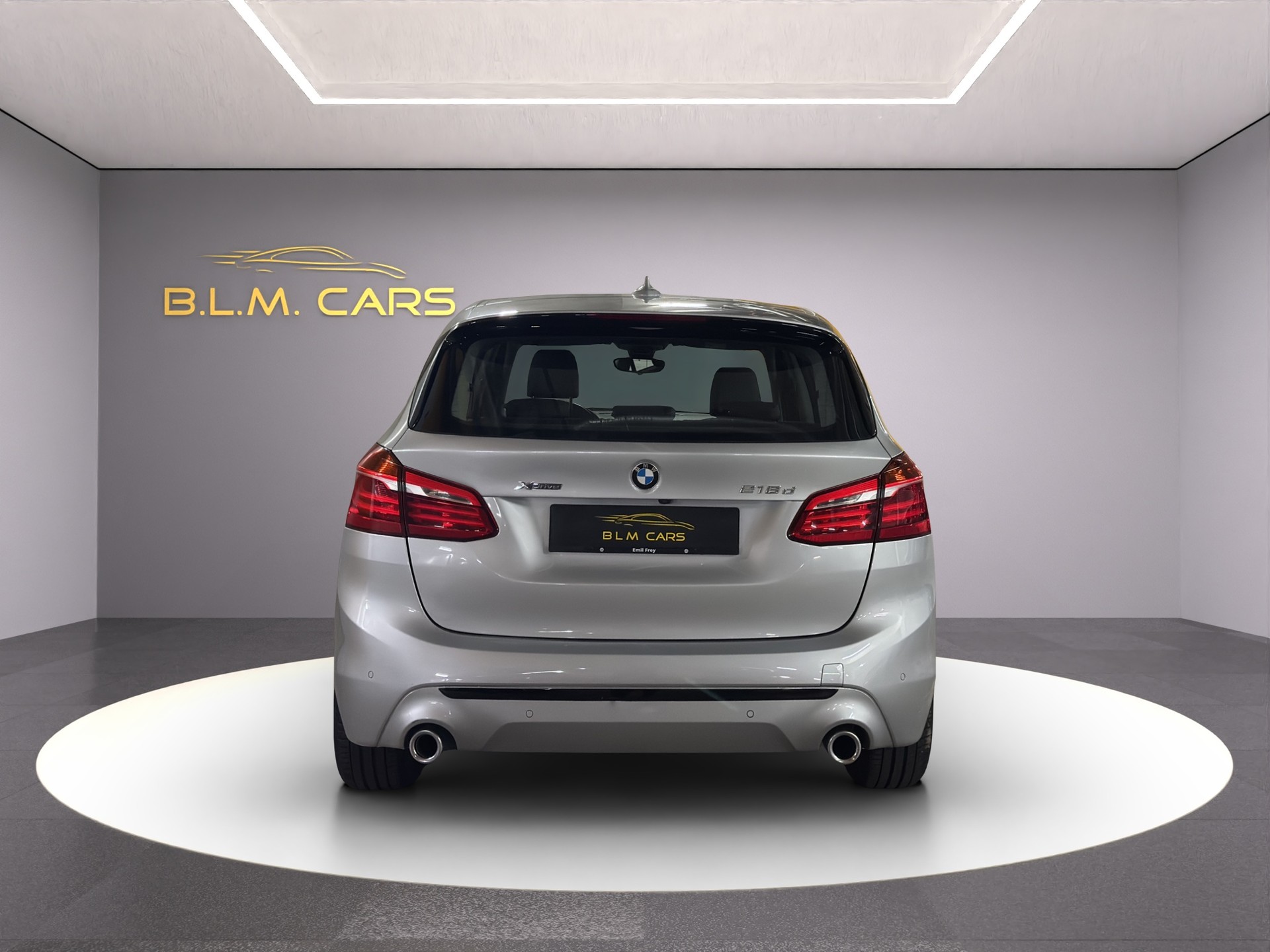 BMW 218d xDrive Active Tourer Steptronic Sport Line-image-4