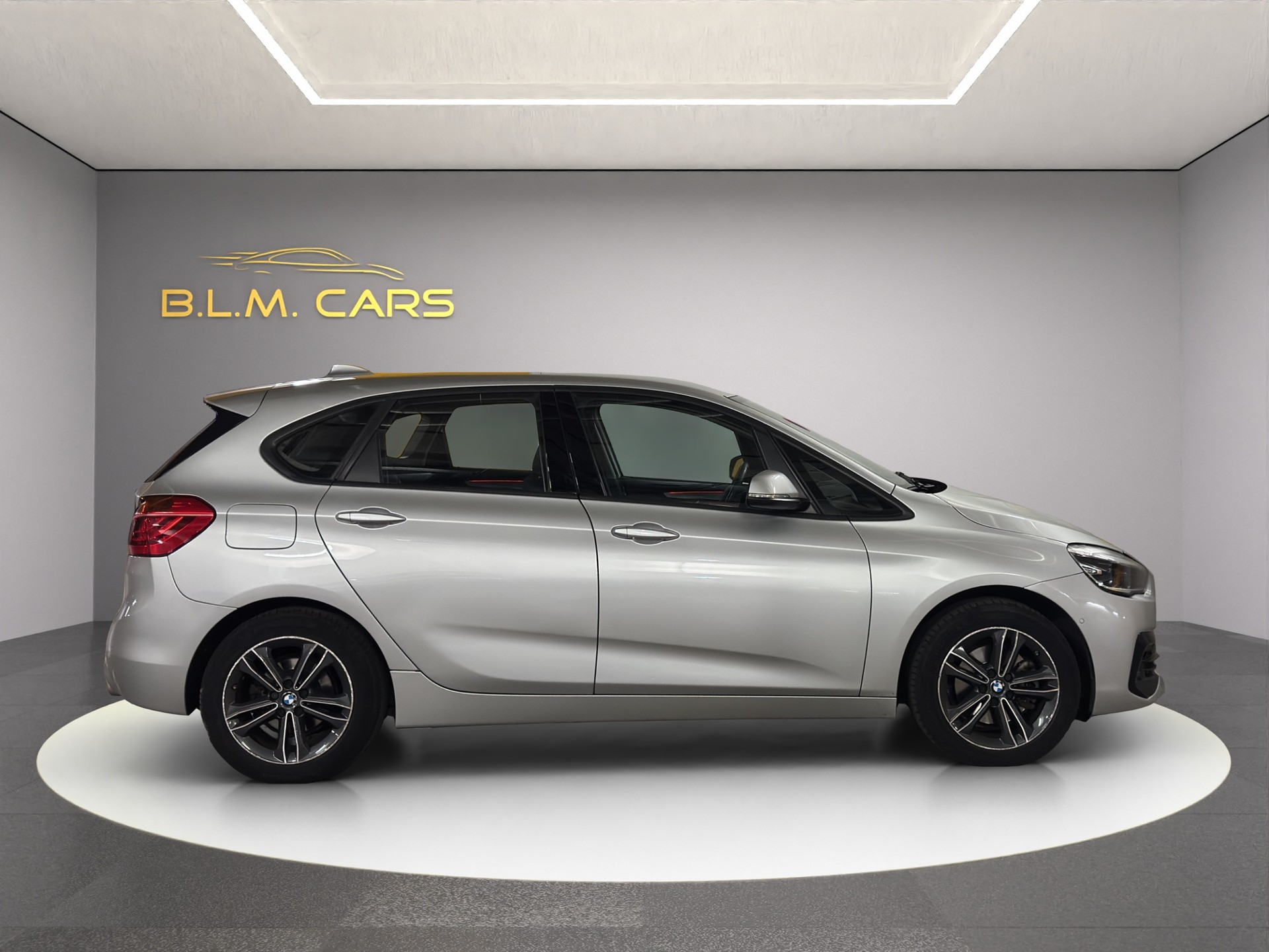 BMW 218d xDrive Active Tourer Steptronic Sport Line-image-6