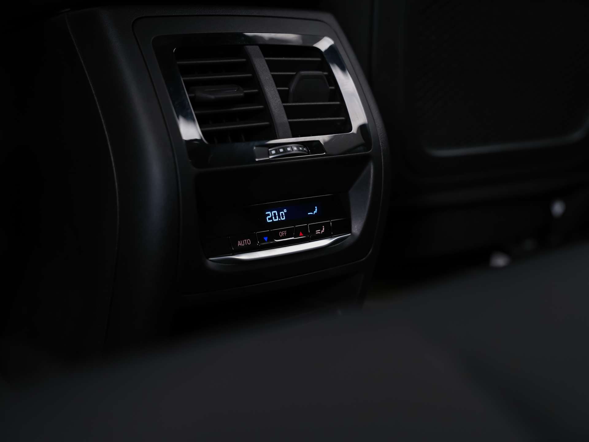 BMW X3 xDrive 20i M Sport *360° Kamera*Sitzheizung*-image-14