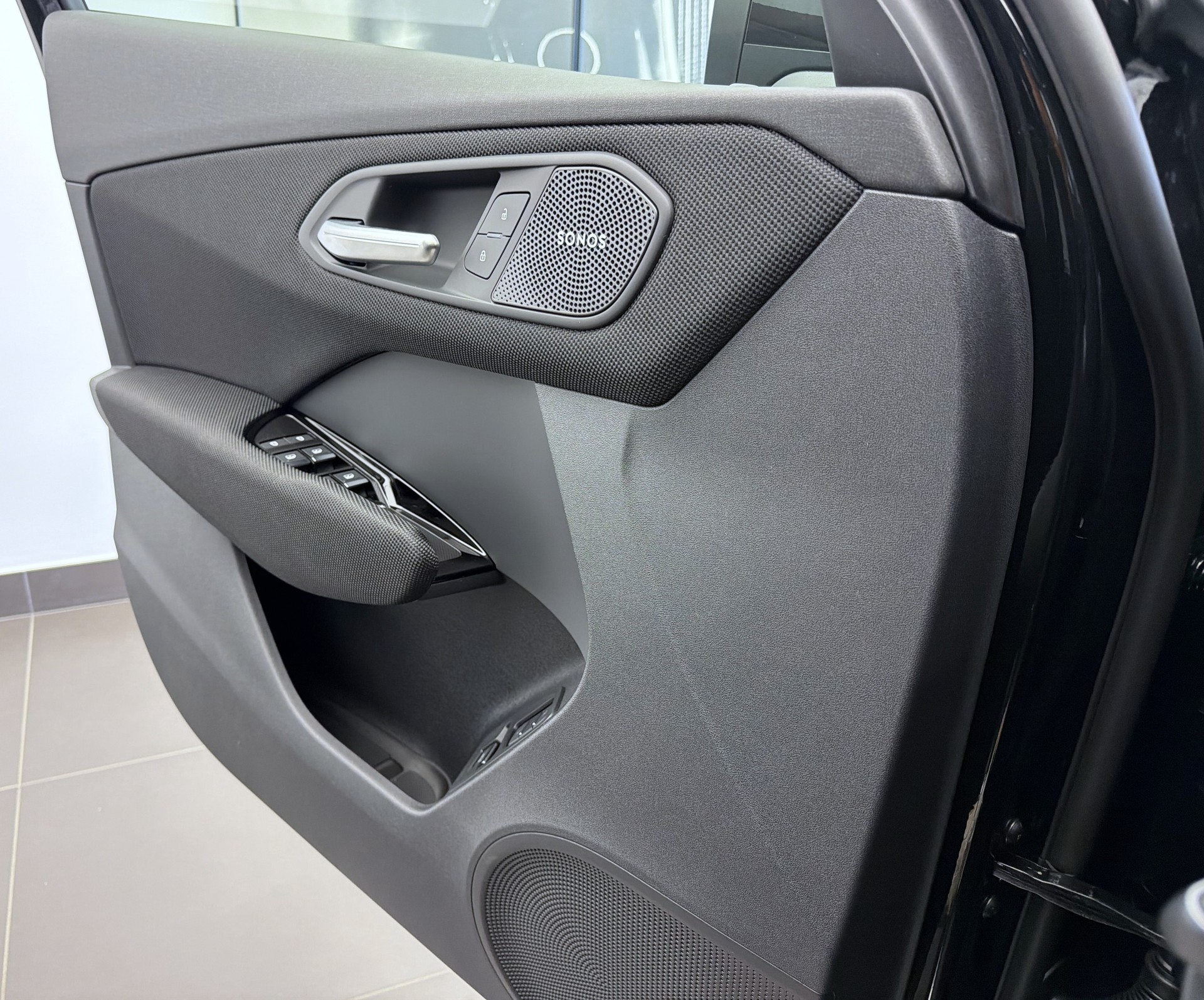 AUDI Q3 SUV 110 kW TFSI S tronic-image-4