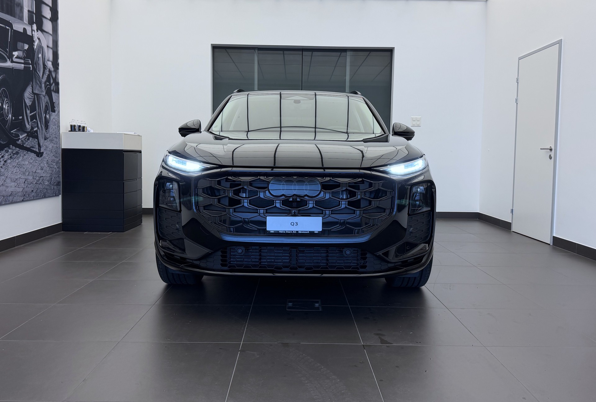 AUDI Q3 SUV 110 kW TFSI S tronic-image-1