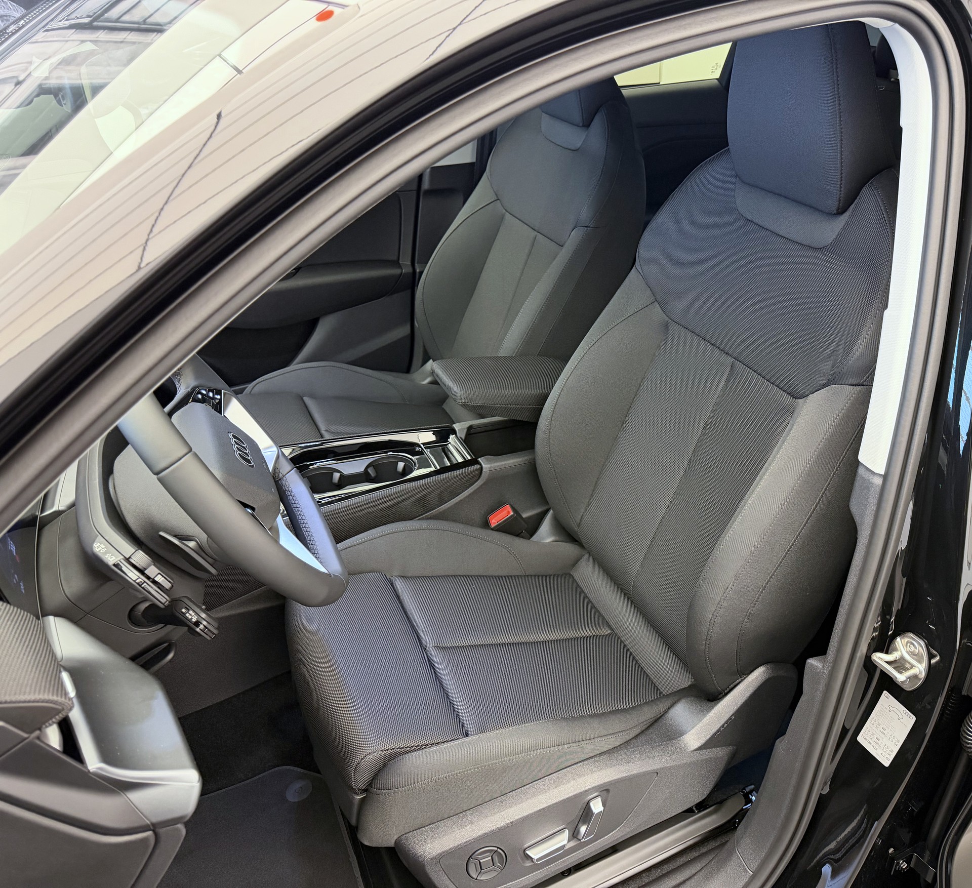 AUDI Q3 SUV 110 kW TFSI S tronic-image-5