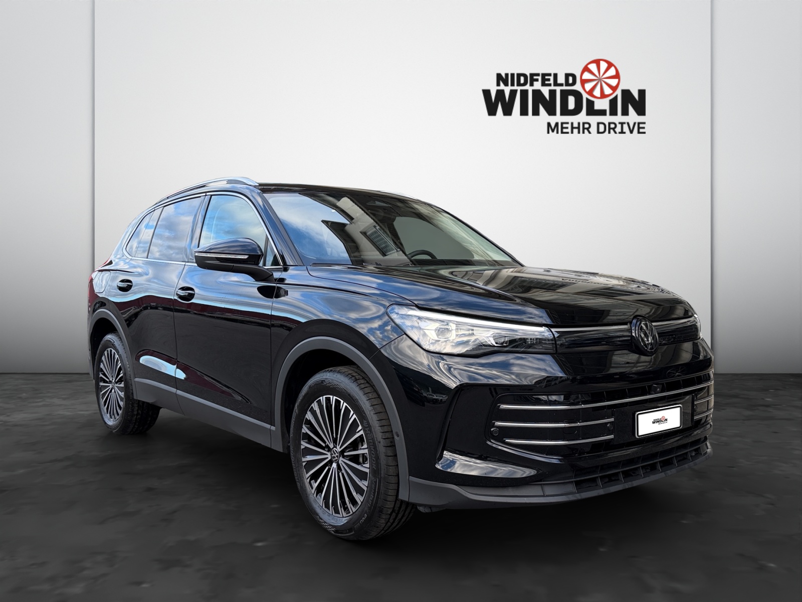 VW Tiguan 2.0 TSI Elegance DSG 4motion-image-0