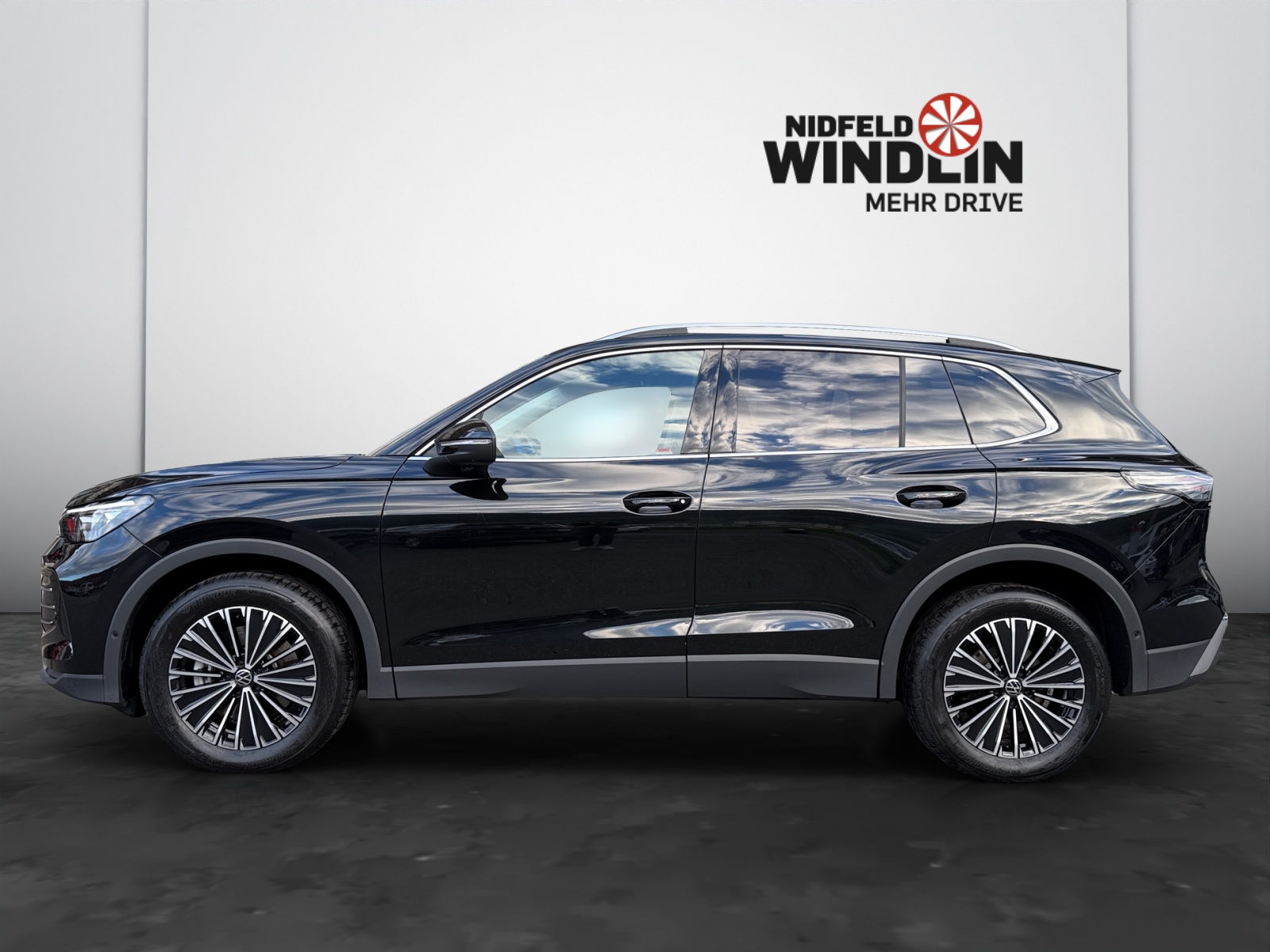 VW Tiguan 2.0 TSI Elegance DSG 4motion-image-2