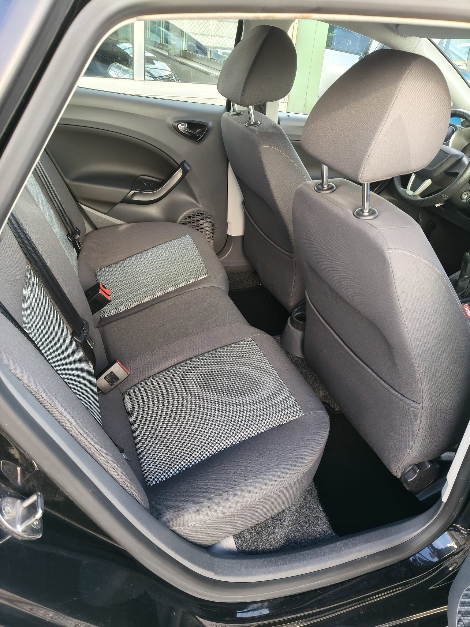 SEAT Ibiza 1.6 Stylance-image-10