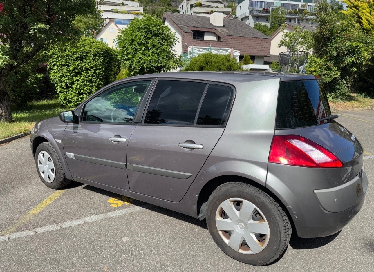 RENAULT Mégane 1.6 16V Authentique Confort-image-1