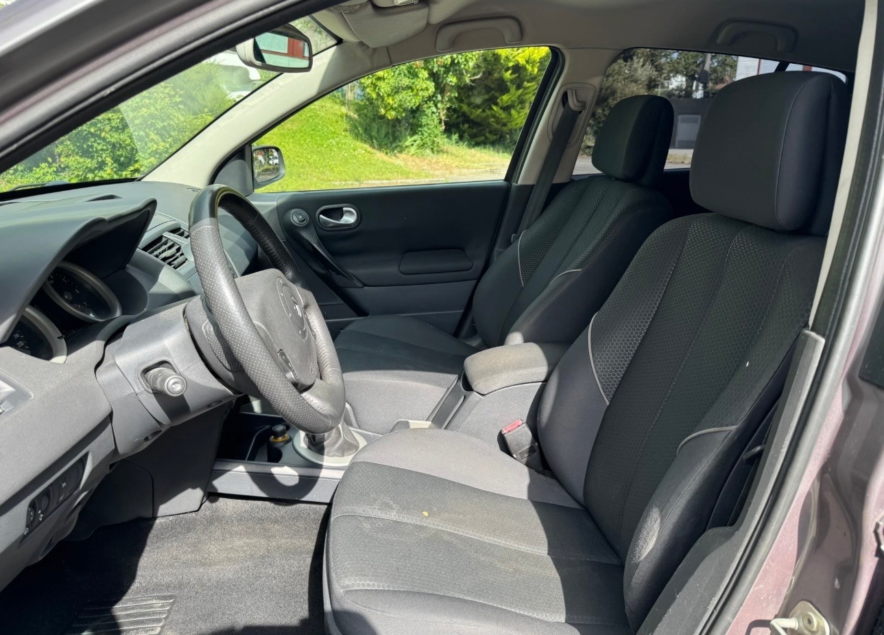 RENAULT Mégane 1.6 16V Authentique Confort-image-6
