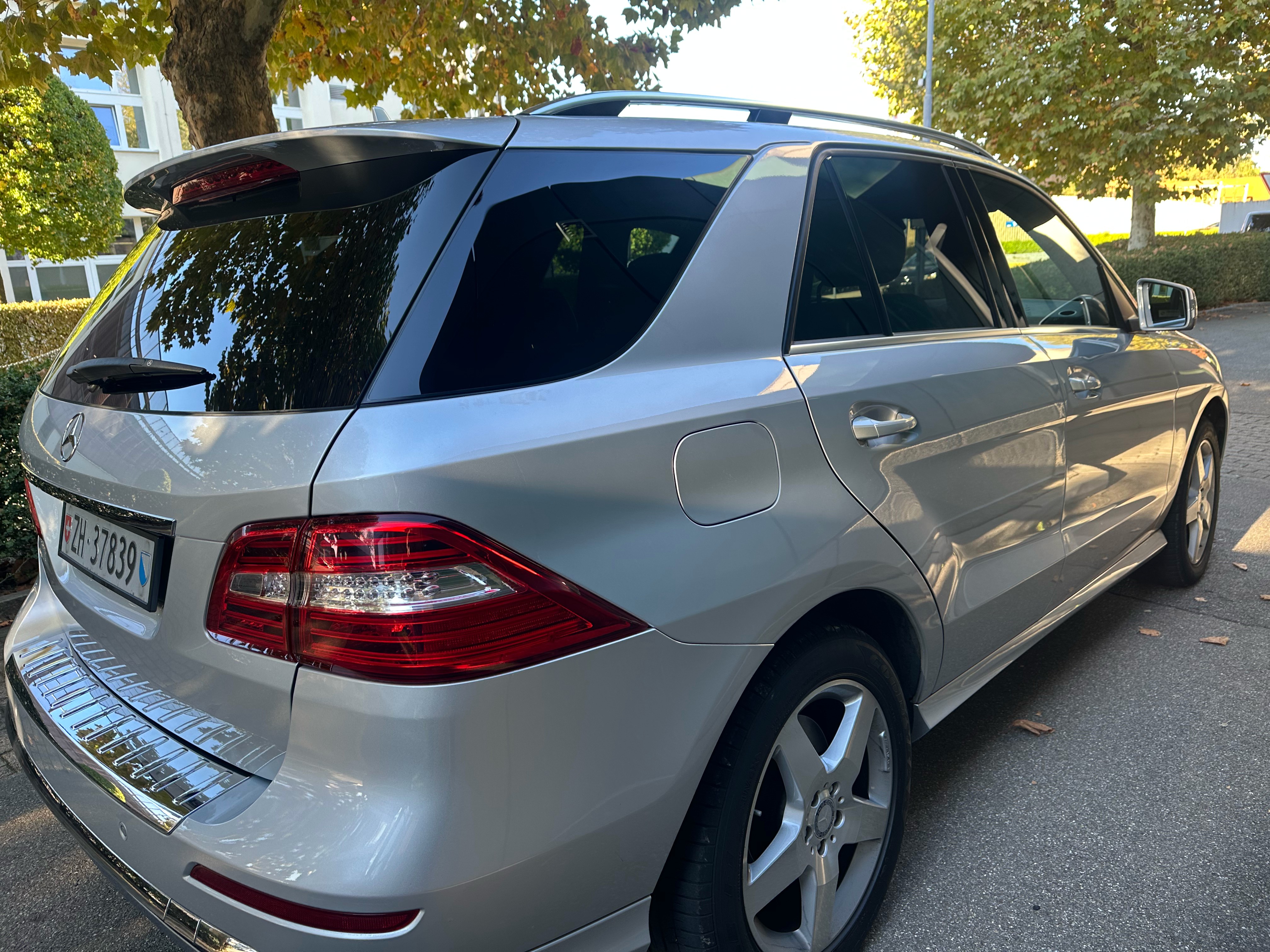 Car photo