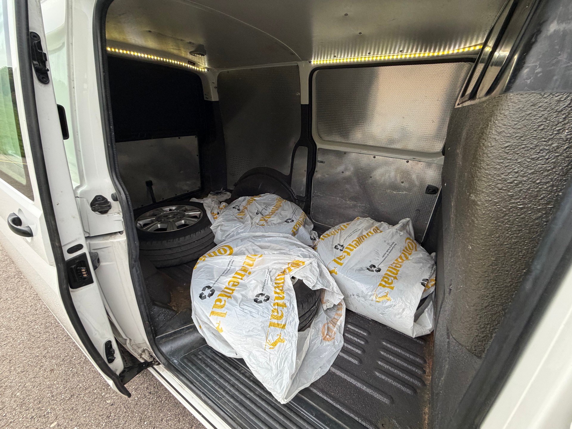VW T6 2.0 TDI 4Motion-image-10