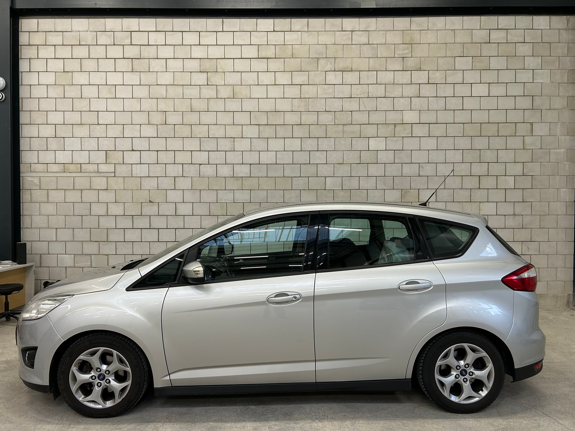 FORD C-Max 1.0 SCTi Titanium-image-0