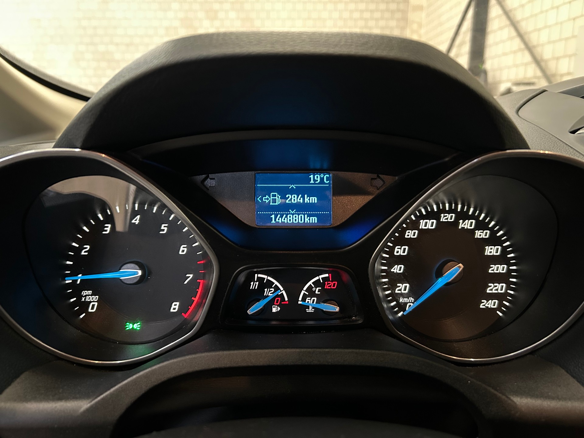FORD C-Max 1.0 SCTi Titanium-image-6