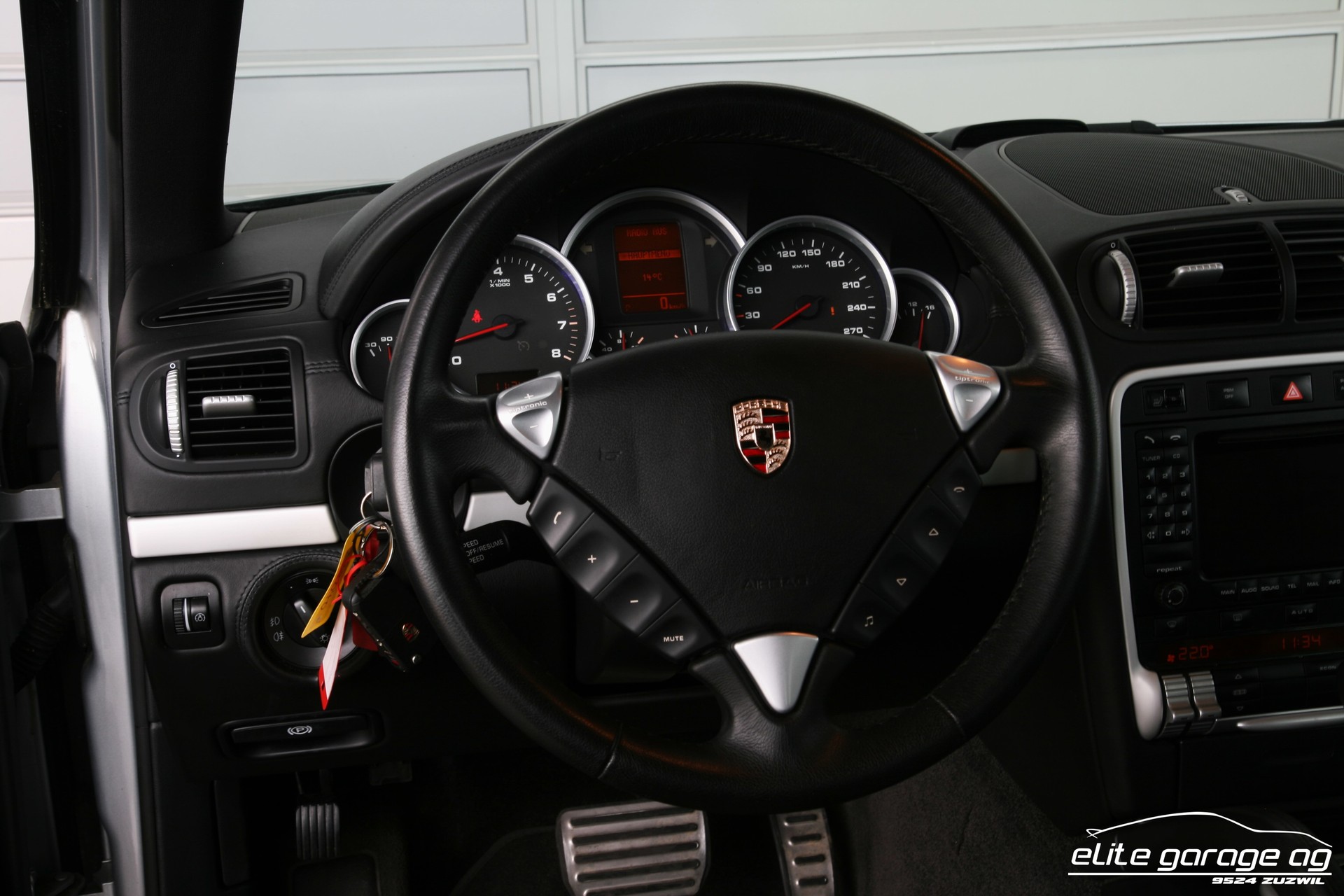 PORSCHE Cayenne S-image-13