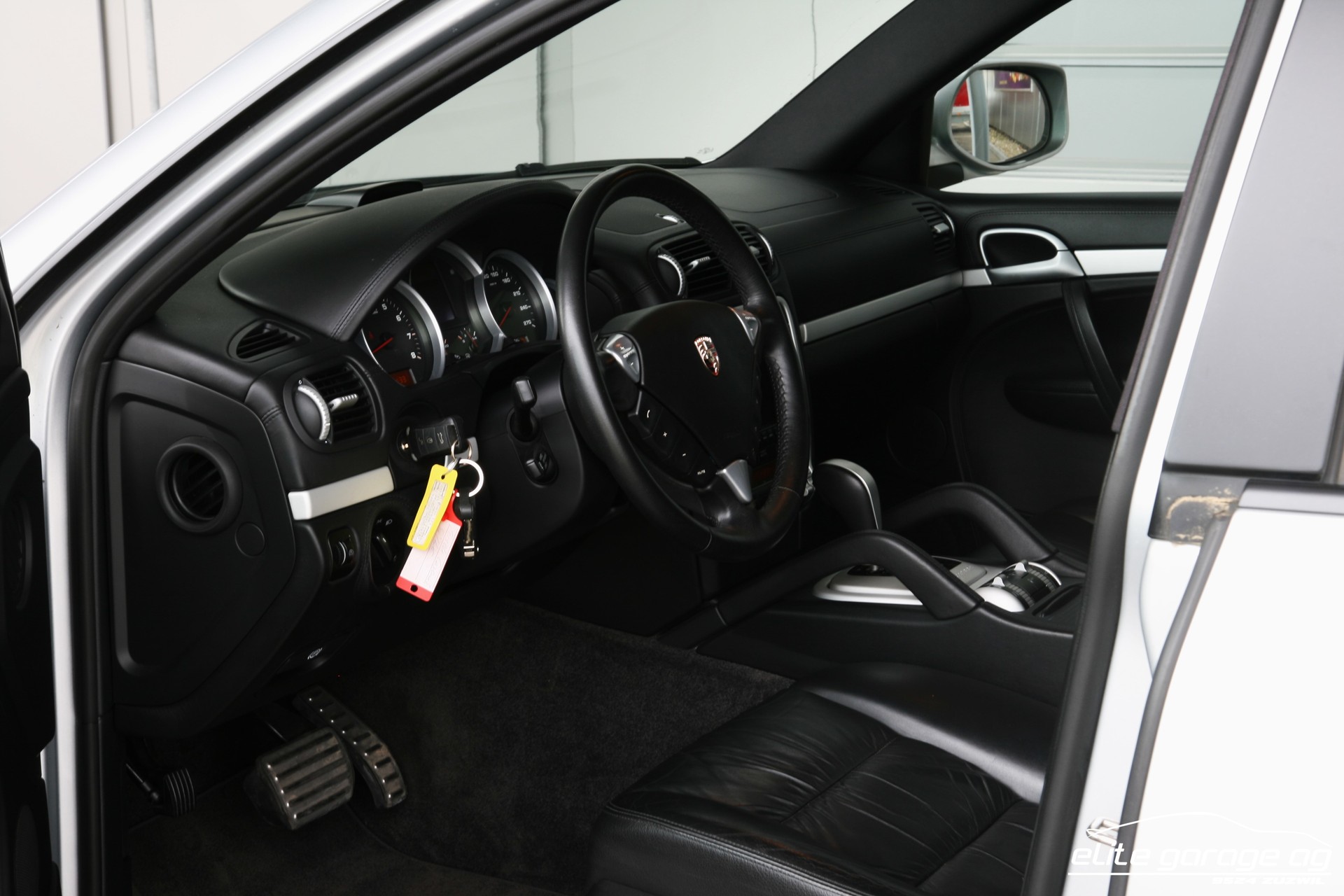 PORSCHE Cayenne S-image-12