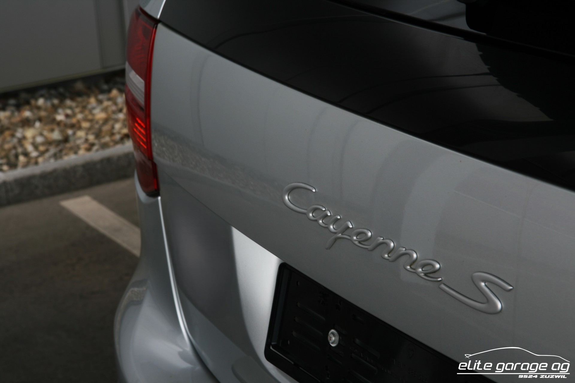 PORSCHE Cayenne S-image-11