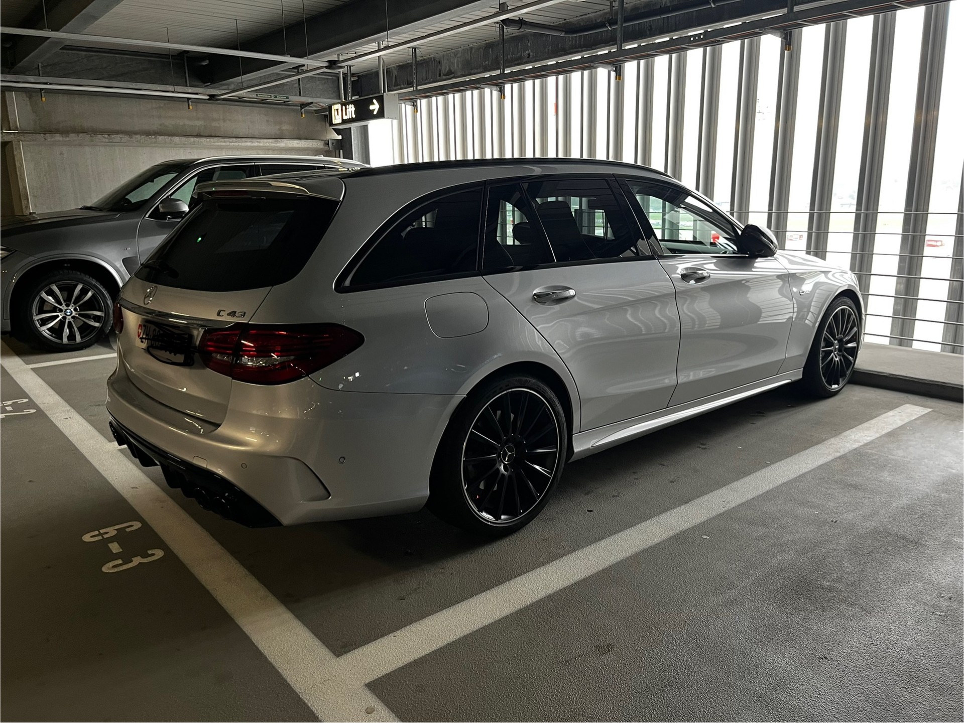 MERCEDES-BENZ C 43 AMG 4Matic 9G-Tronic-image-3