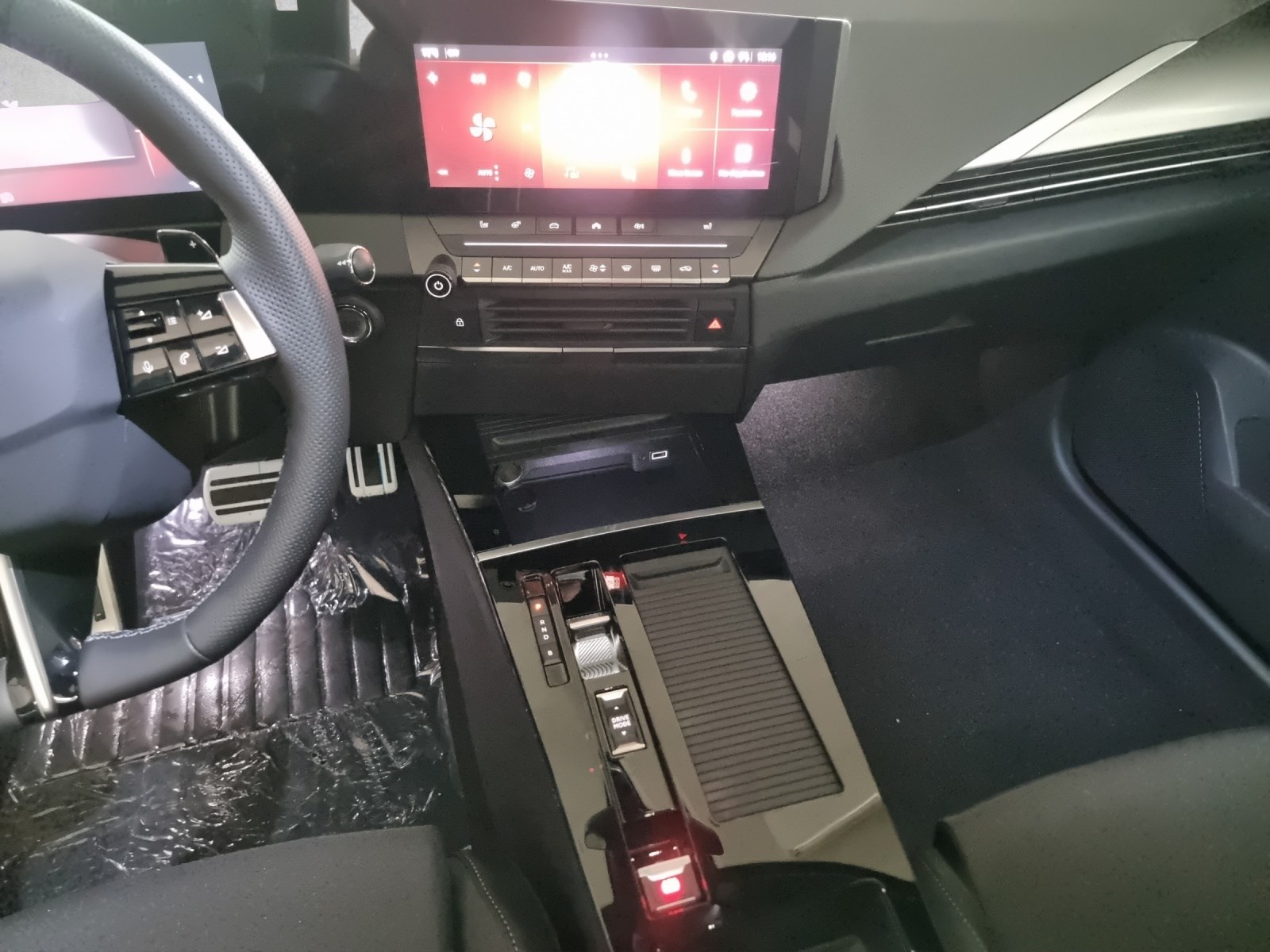 OPEL Astra 1.6 PHEV Turbo Swiss Plus A-image-8