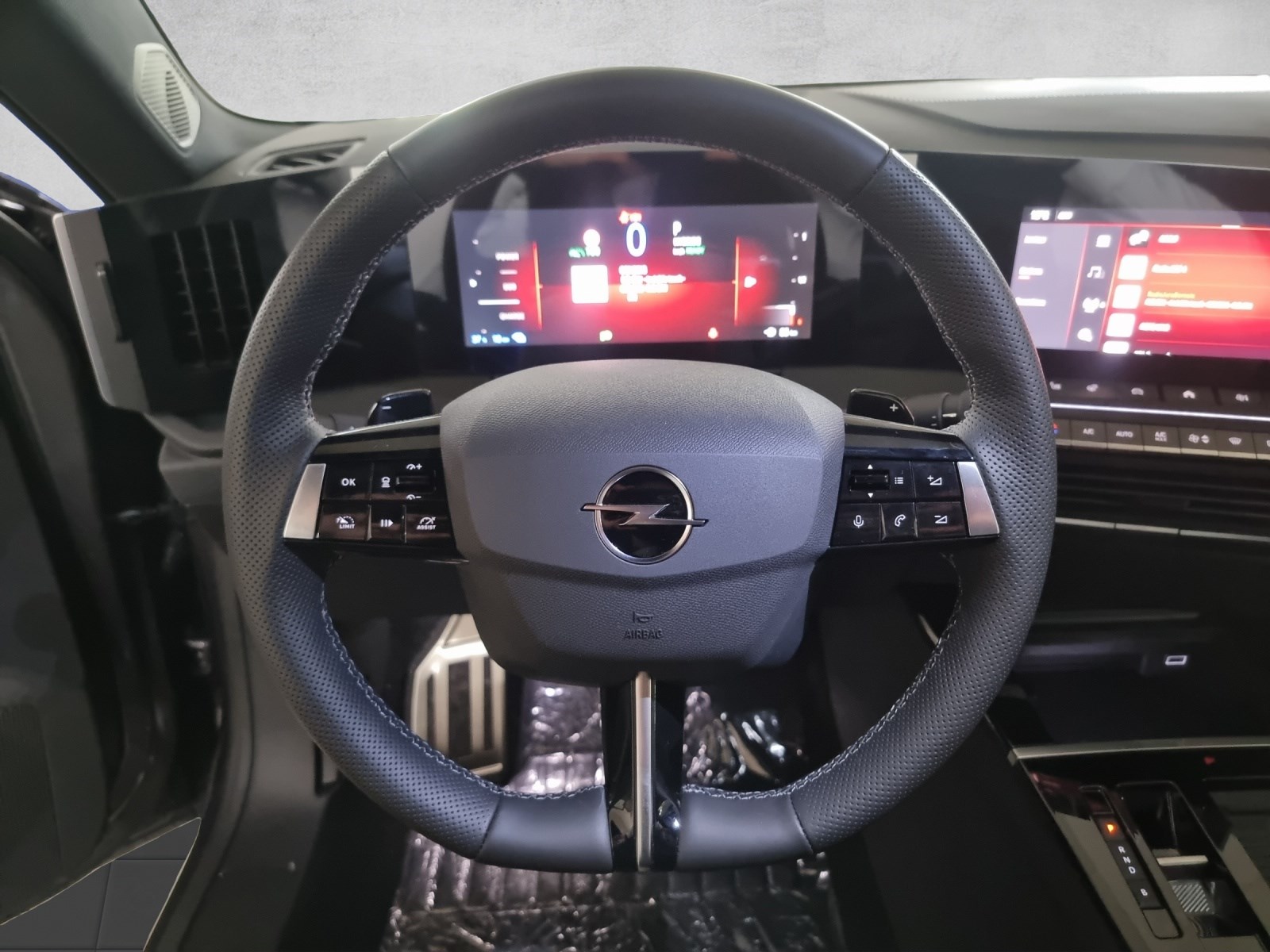 OPEL Astra 1.6 PHEV Turbo Swiss Plus A-image-6