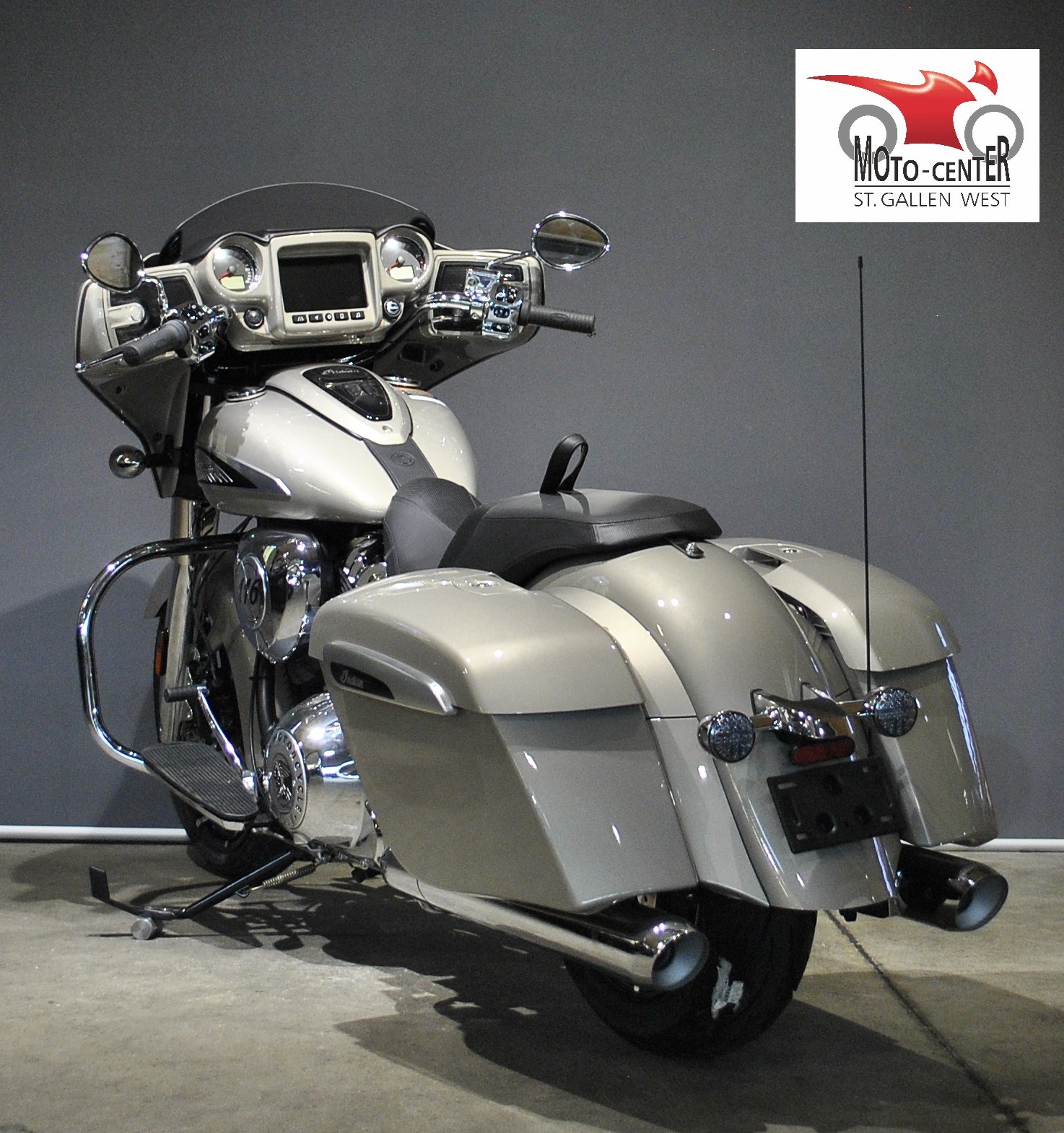 INDIAN Chieftain Limited-showroom-element-3